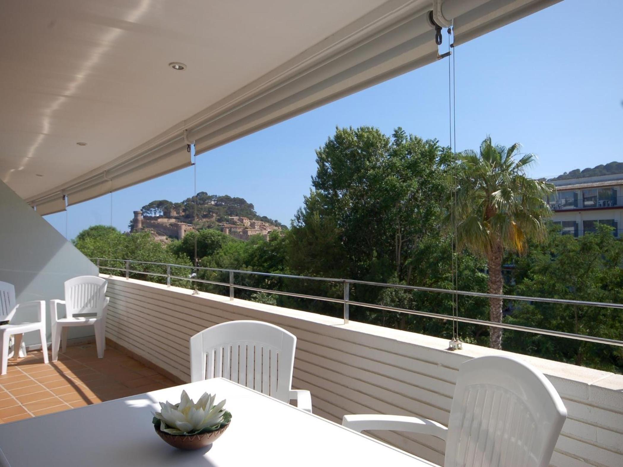 Hotel Lets Holidays Tossa de Mar Ancora - Image 1