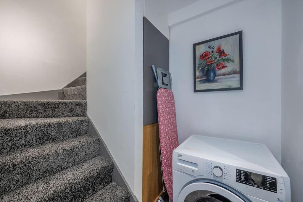*F4GH for your most relaxed & Cosy stay + Free Parking + Free Fast WiFi * view 4