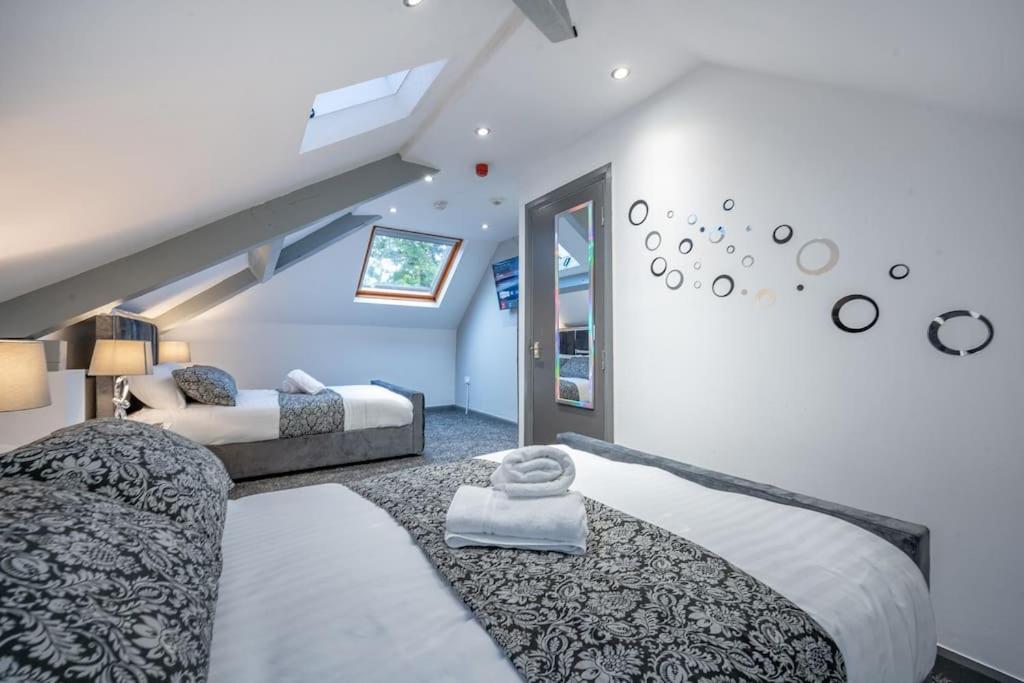 *F4GH for your most relaxed & Cosy stay + Free Parking + Free Fast WiFi * view 2