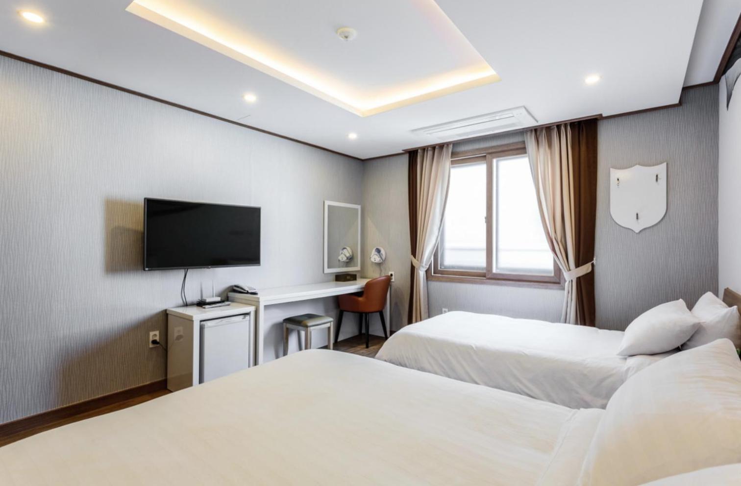 Rex Hotel