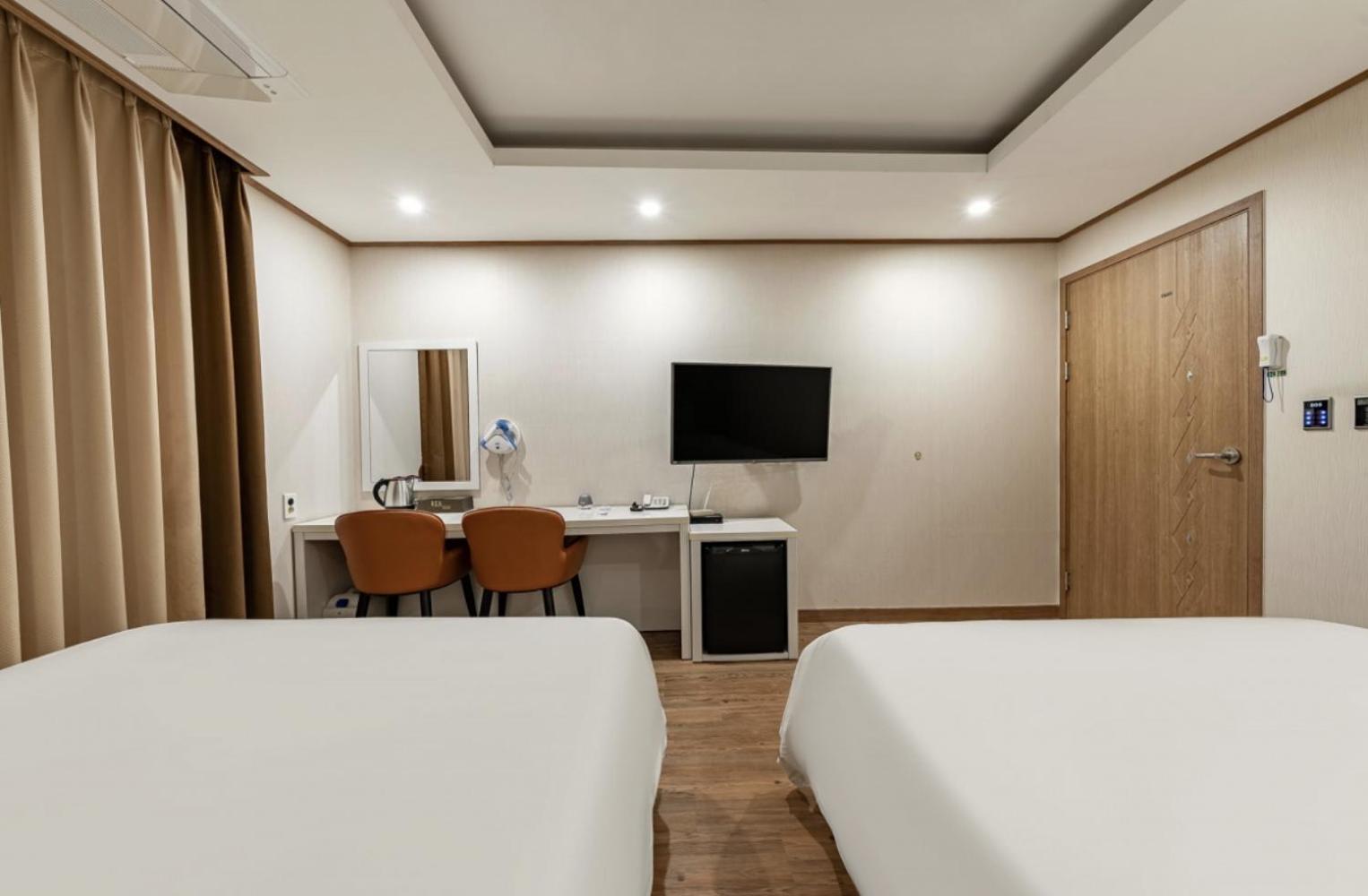 Rex Hotel