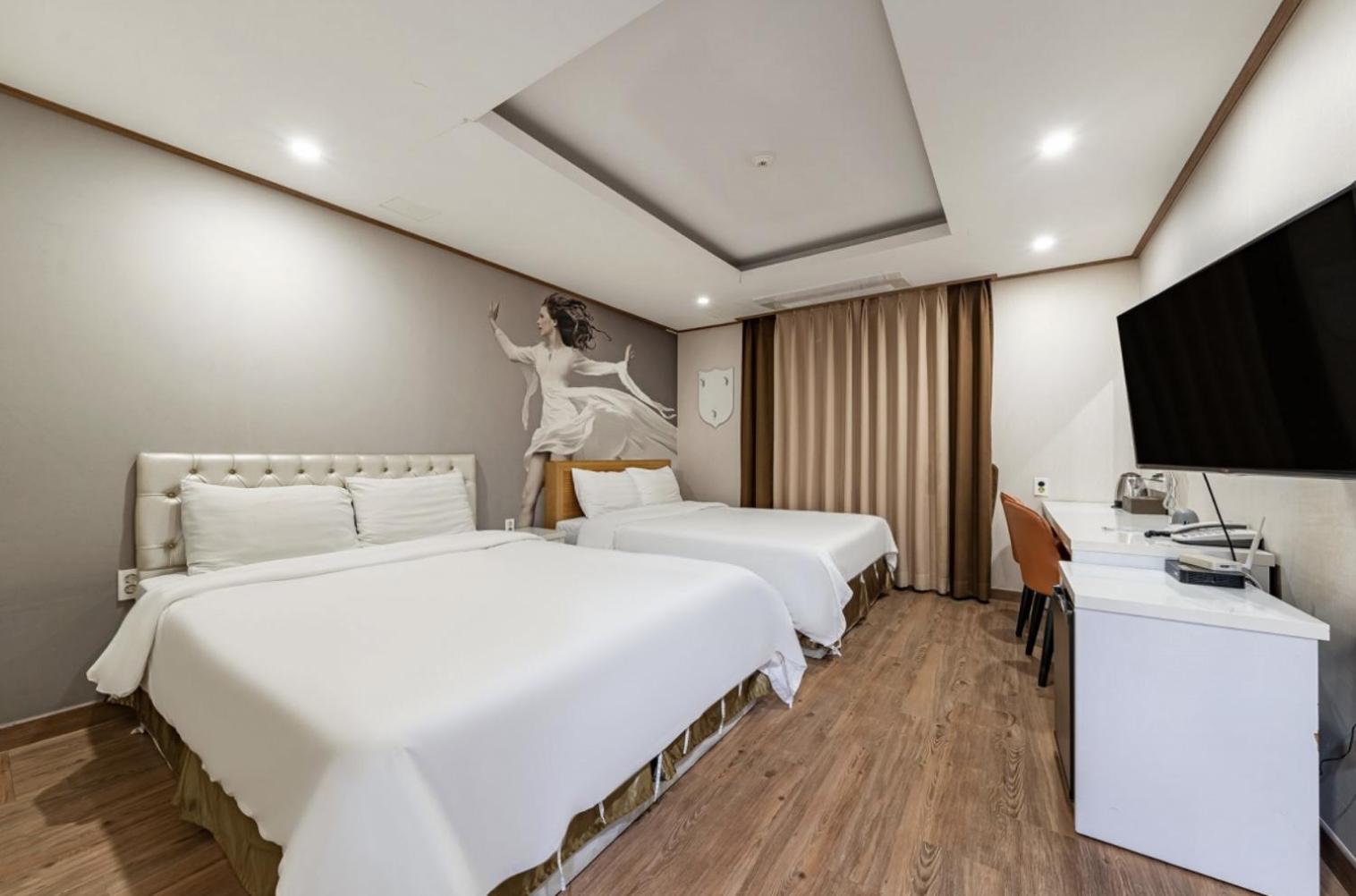 Rex Hotel