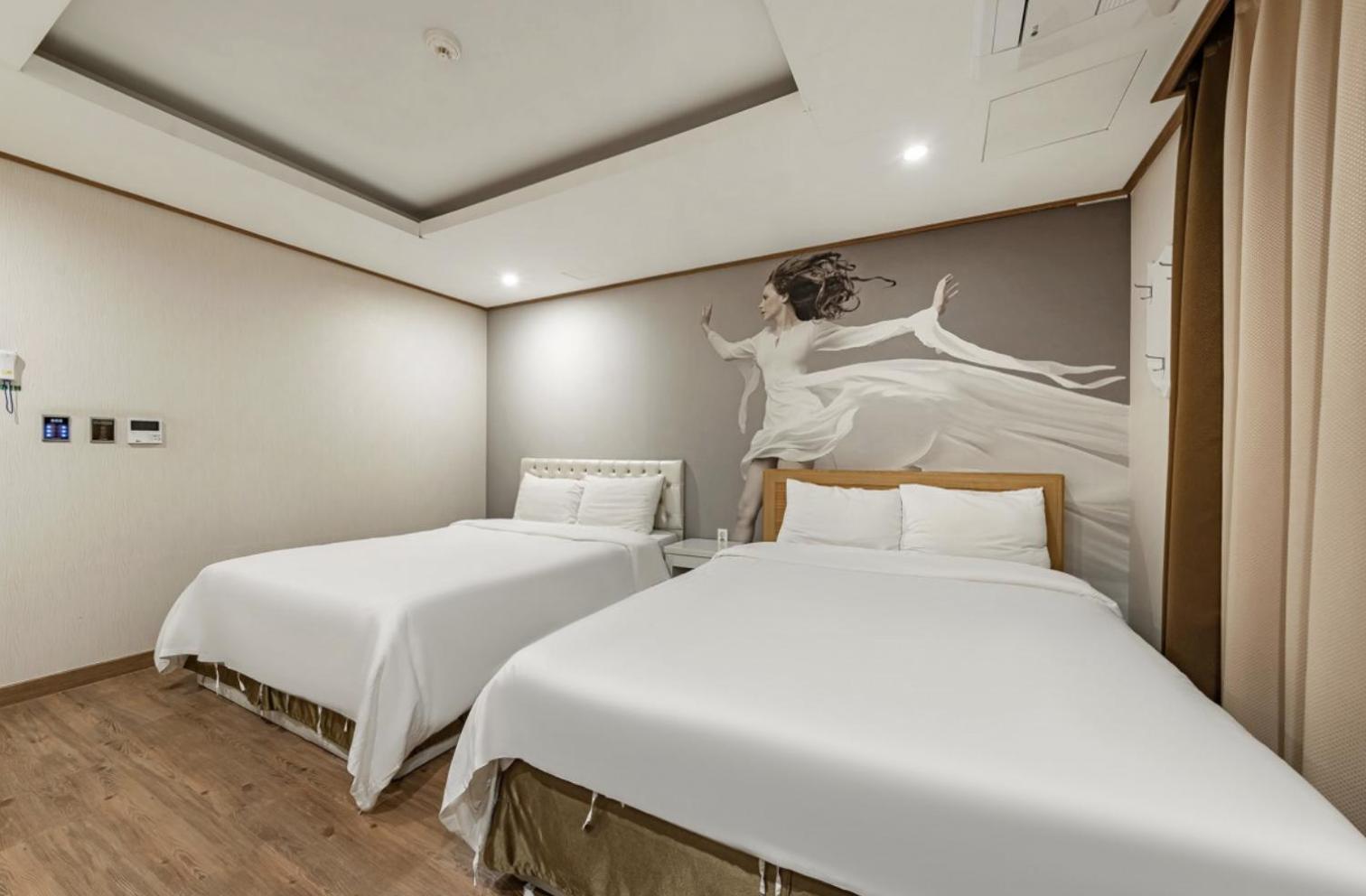 Rex Hotel