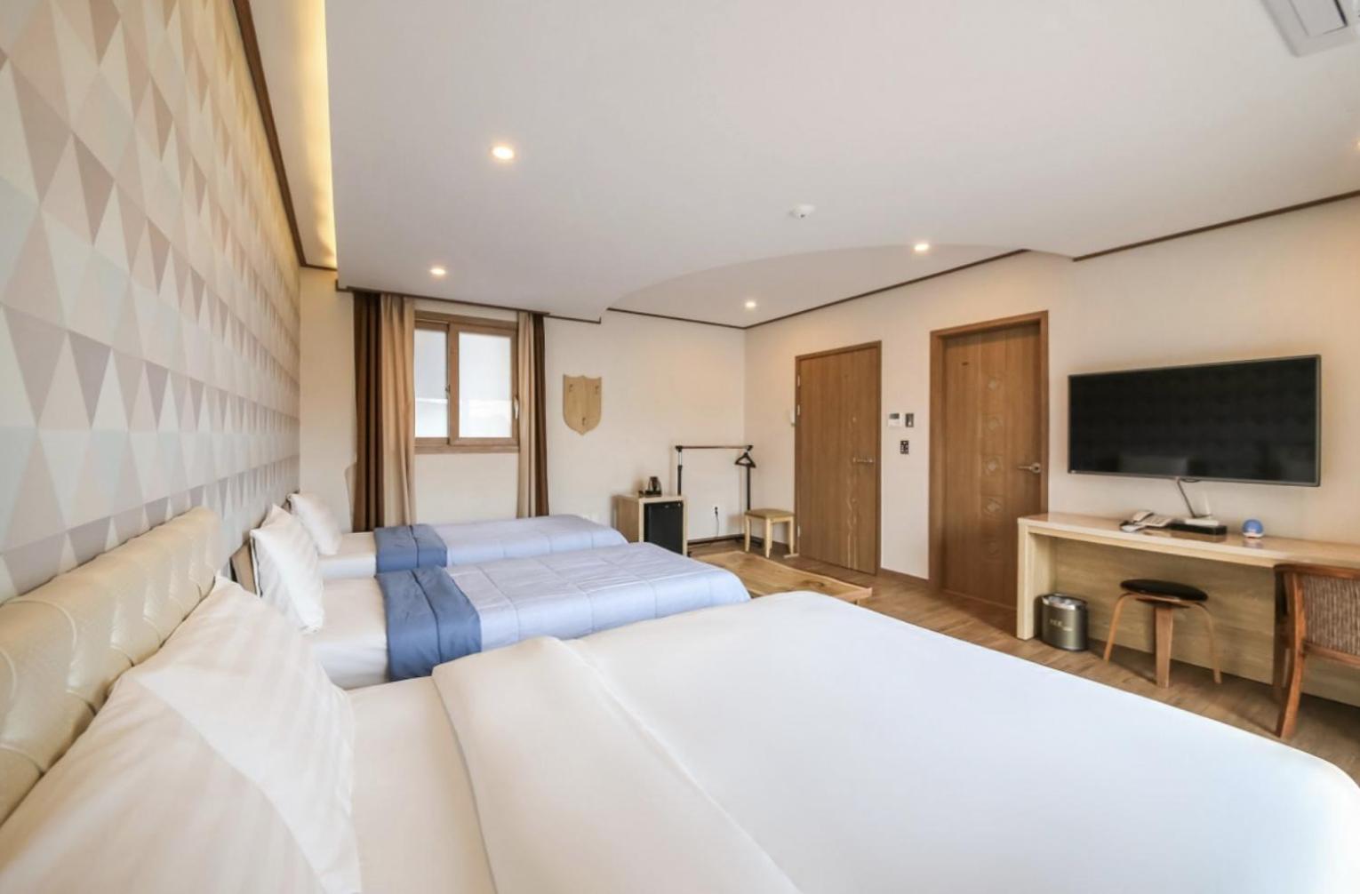 Rex Hotel