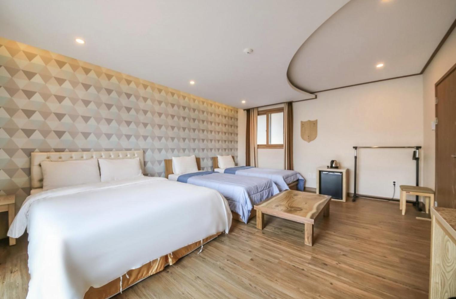 Rex Hotel