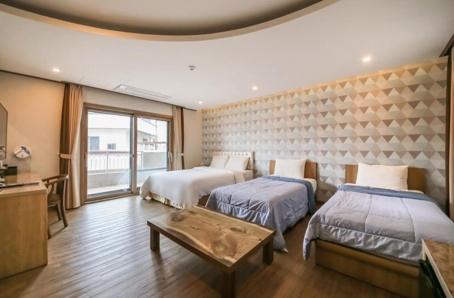 Rex Hotel