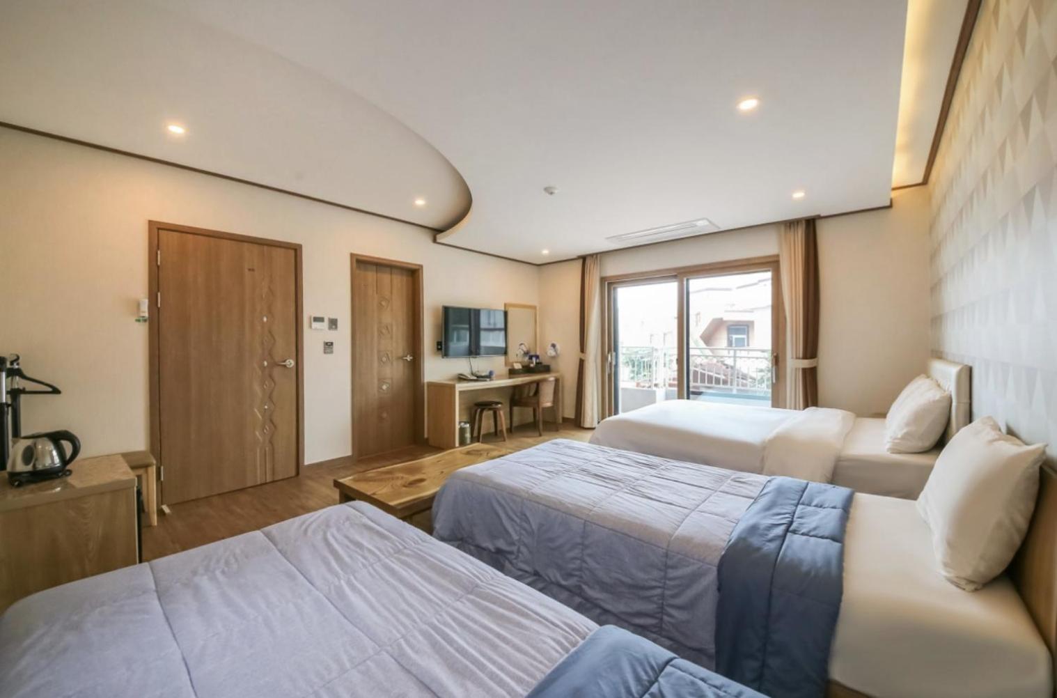 Rex Hotel