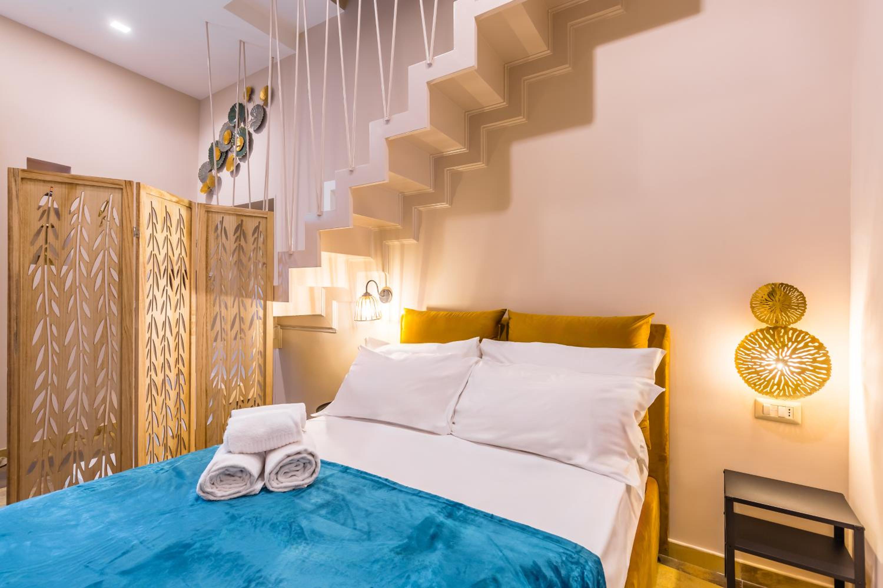 Golden Terrace at Historical Center by Napoliapartments