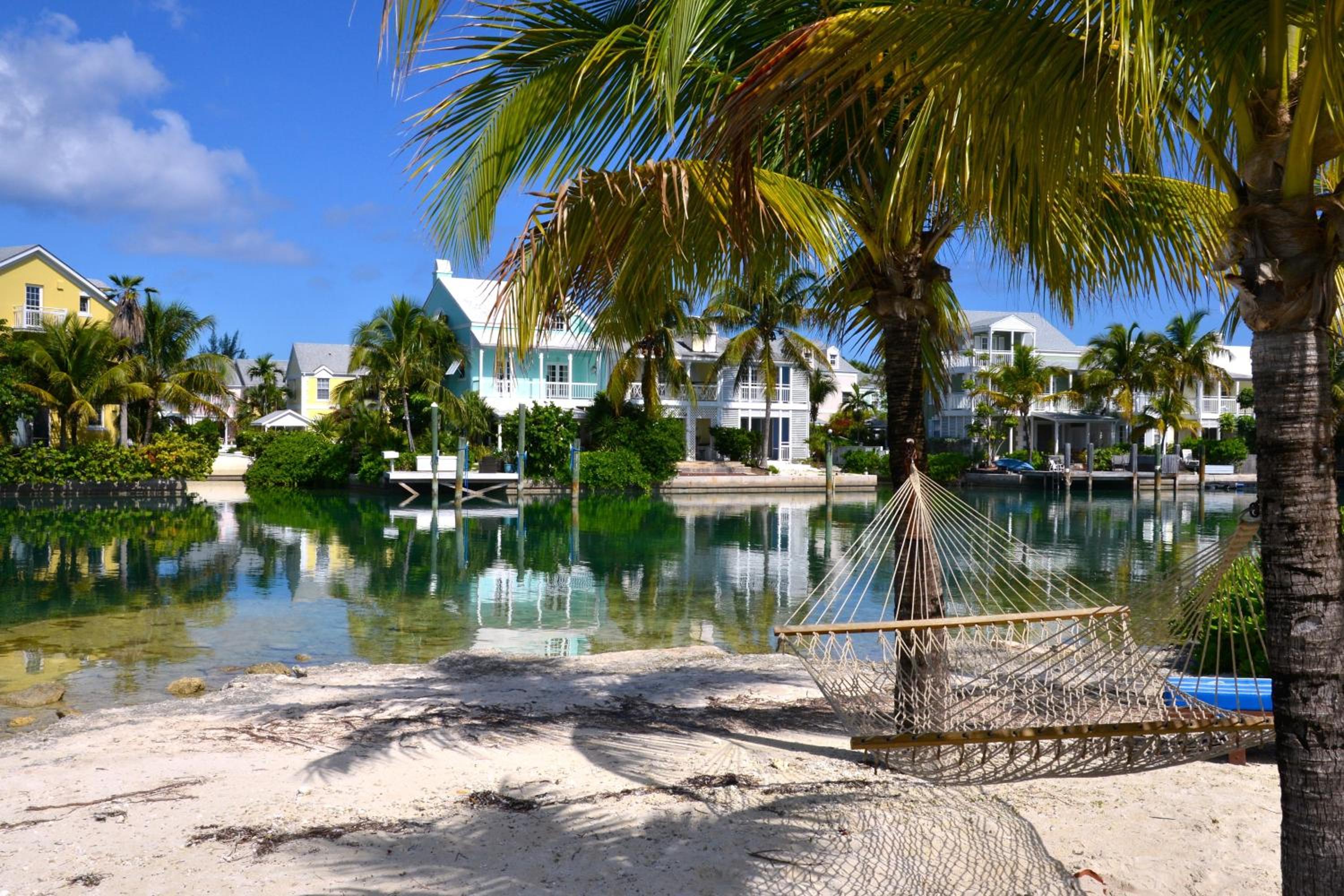 Photo 32 sur 58 de Sandyport Beach Resort