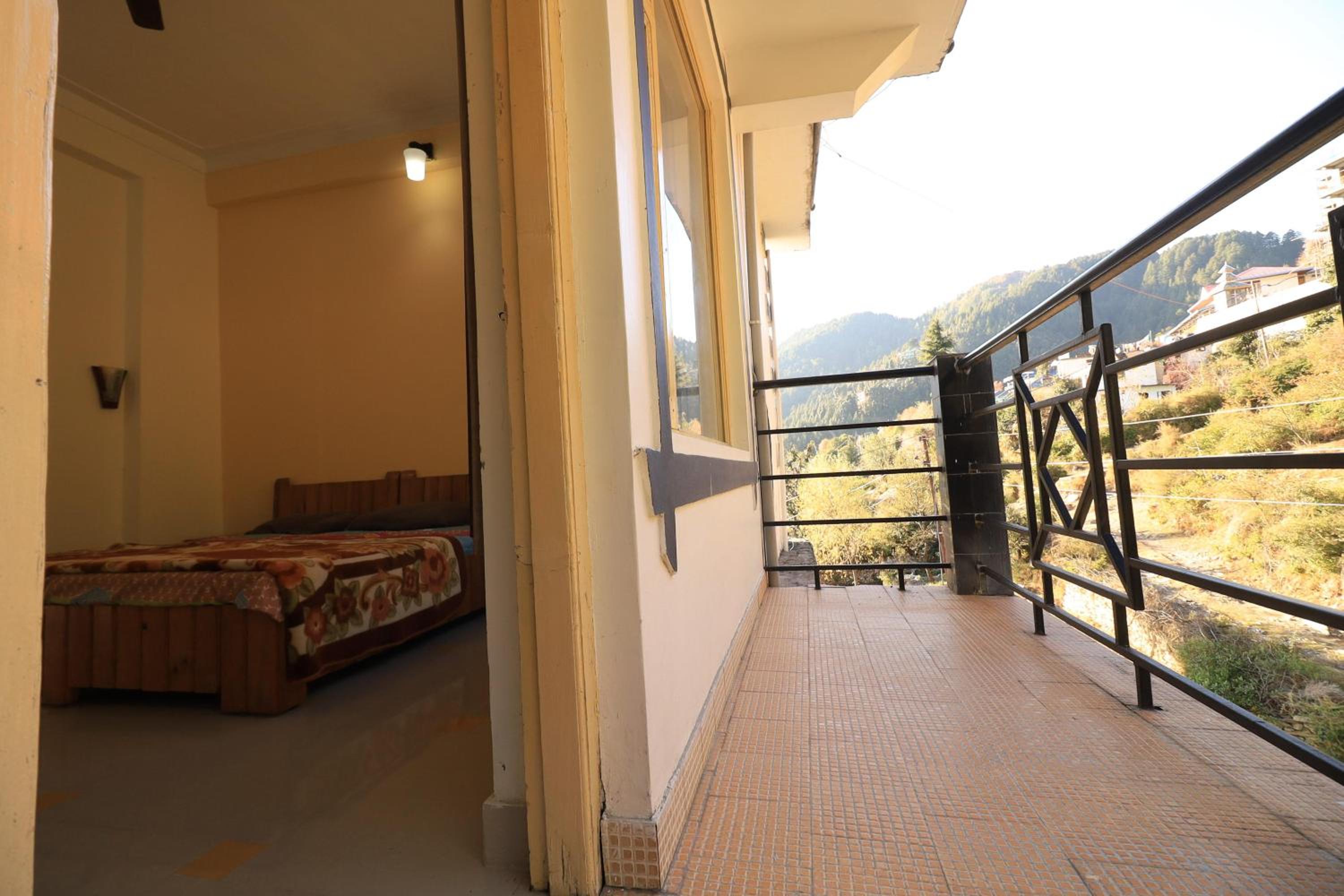Oasis Guest House Bhagsu D'shala