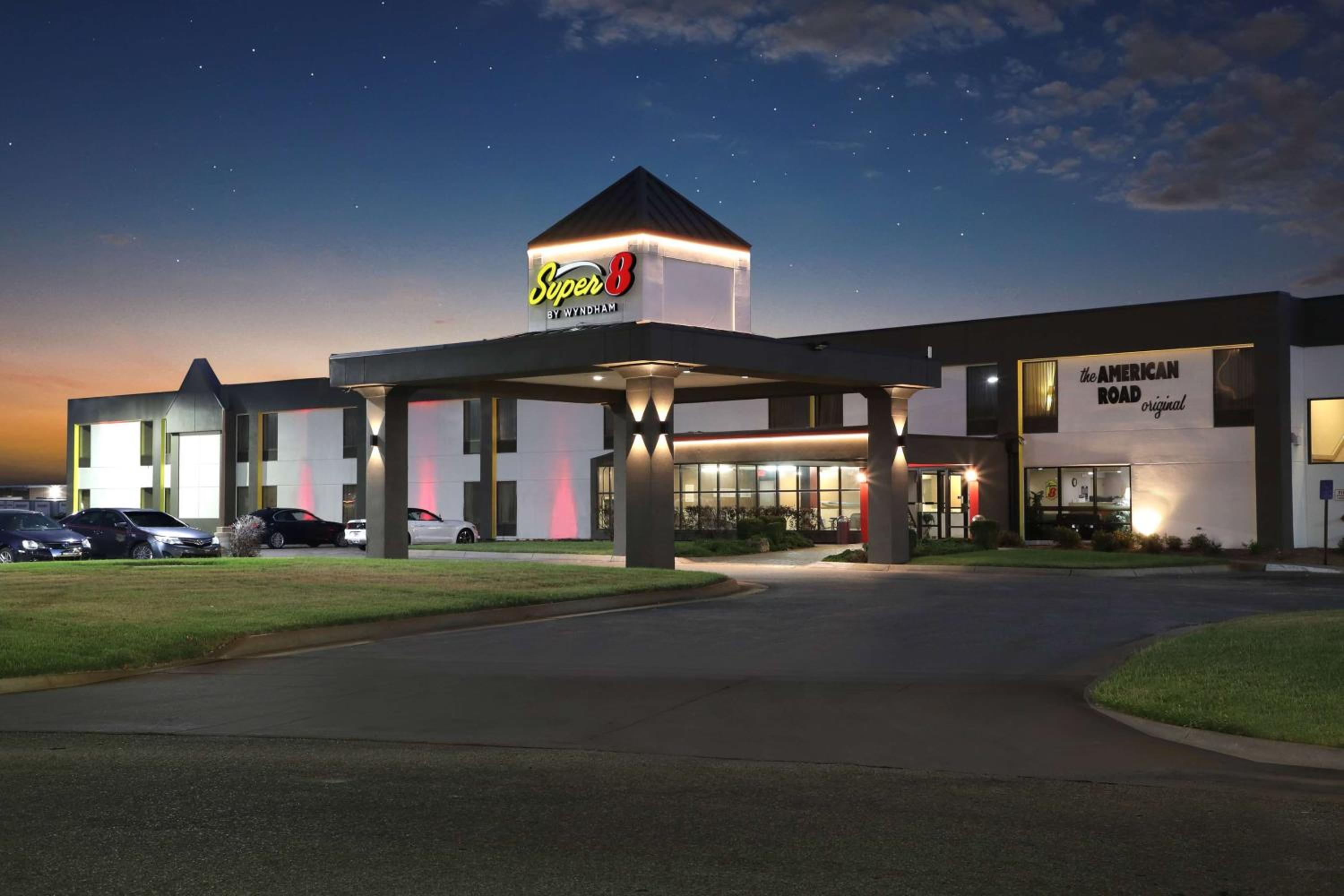 Super 8 by Wyndham Wichita South