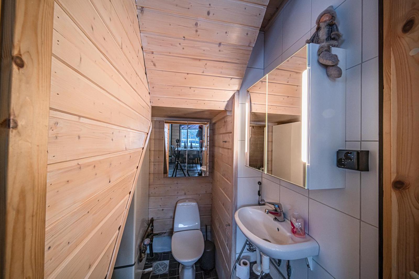 Niesta Cabin by Aavalevi