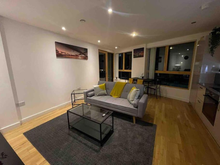 2 Bedrooms Apartment In RG Centre view 3
