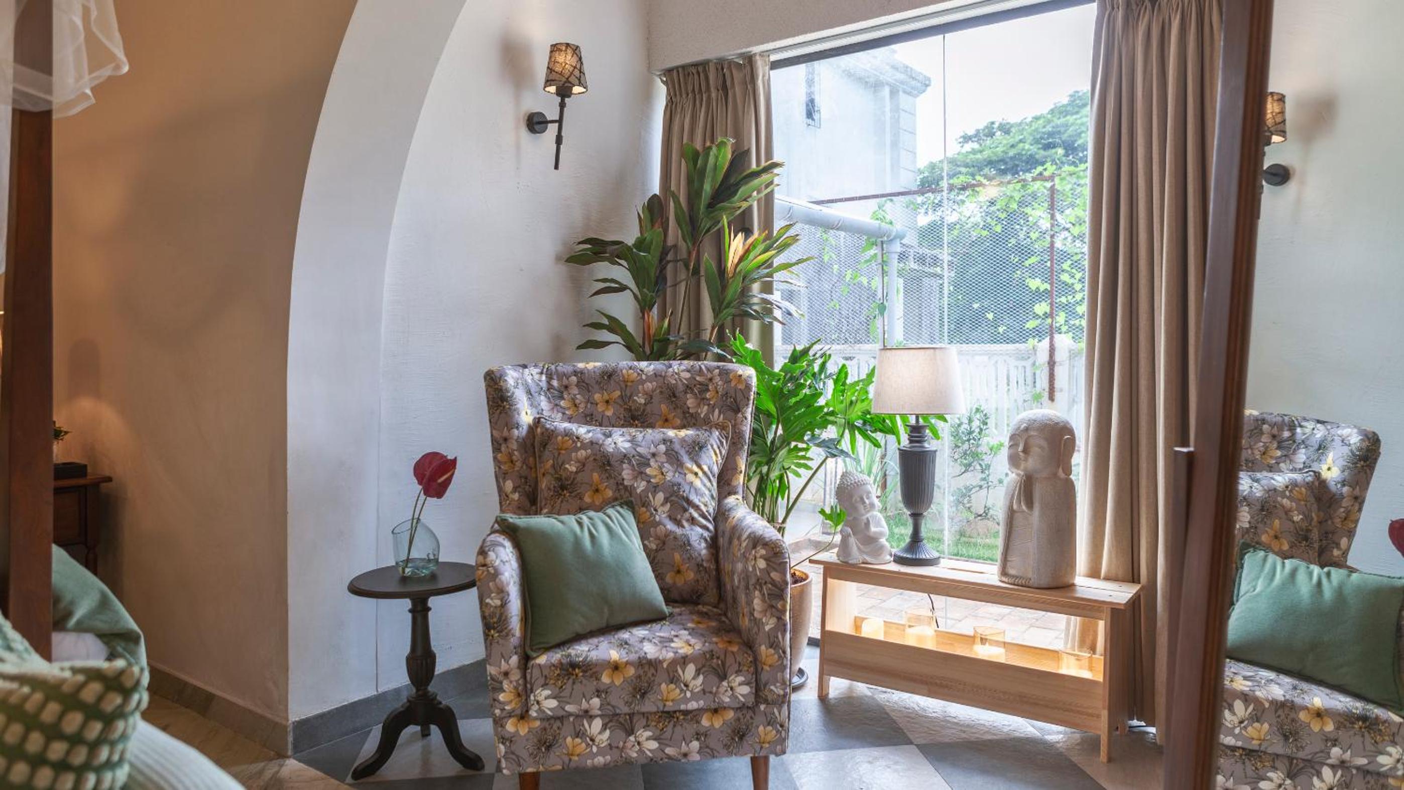 Ivory Castle Luxury 5BHK with Private pool By StayMonkey