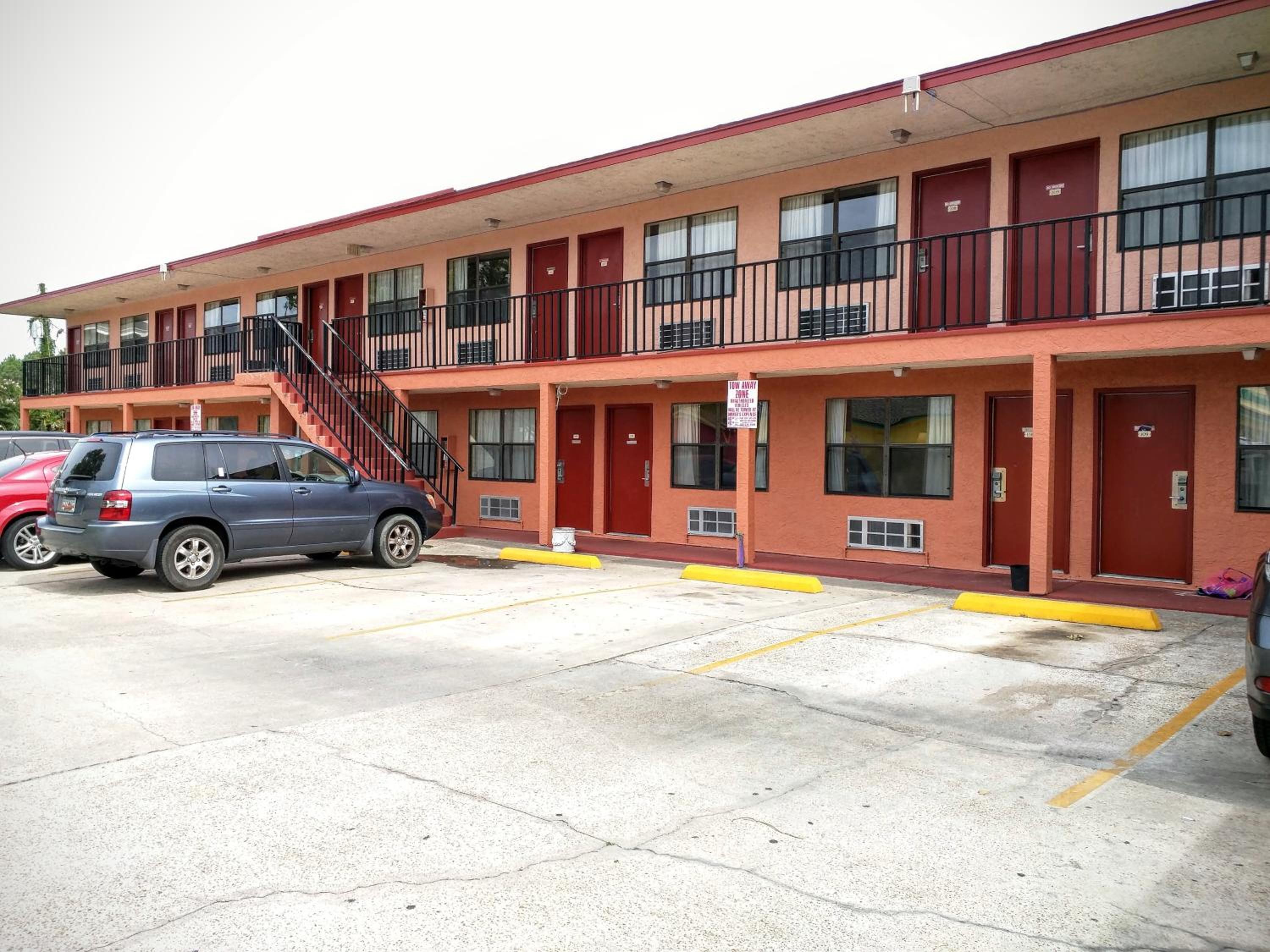Summer Breeze Motel
