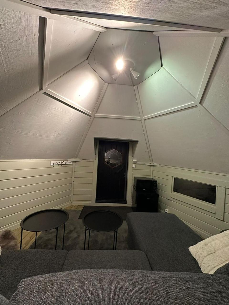 Camp Caroli Hobbit Hut view 4