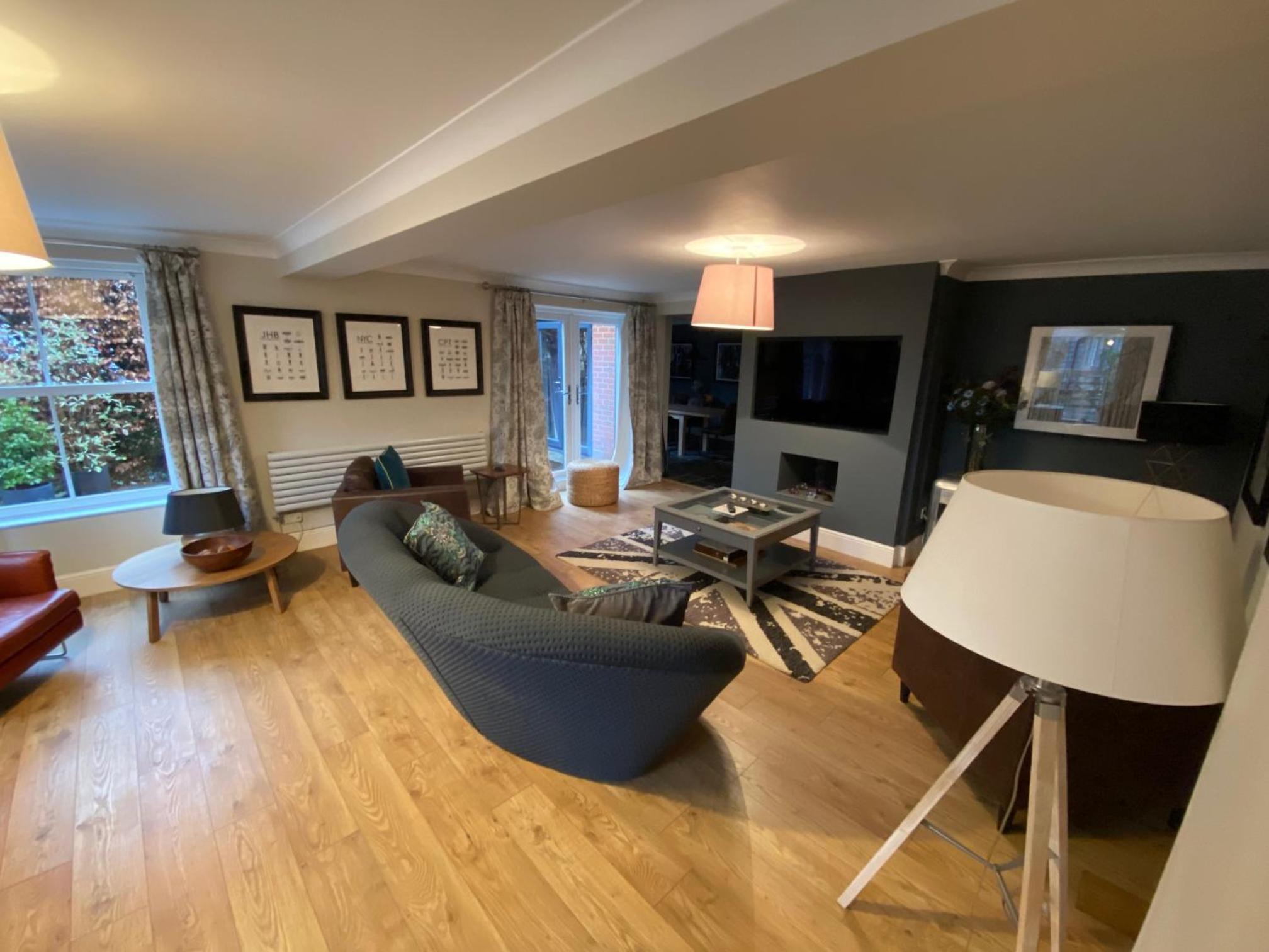 Beautiful country house in Inkpen view 2