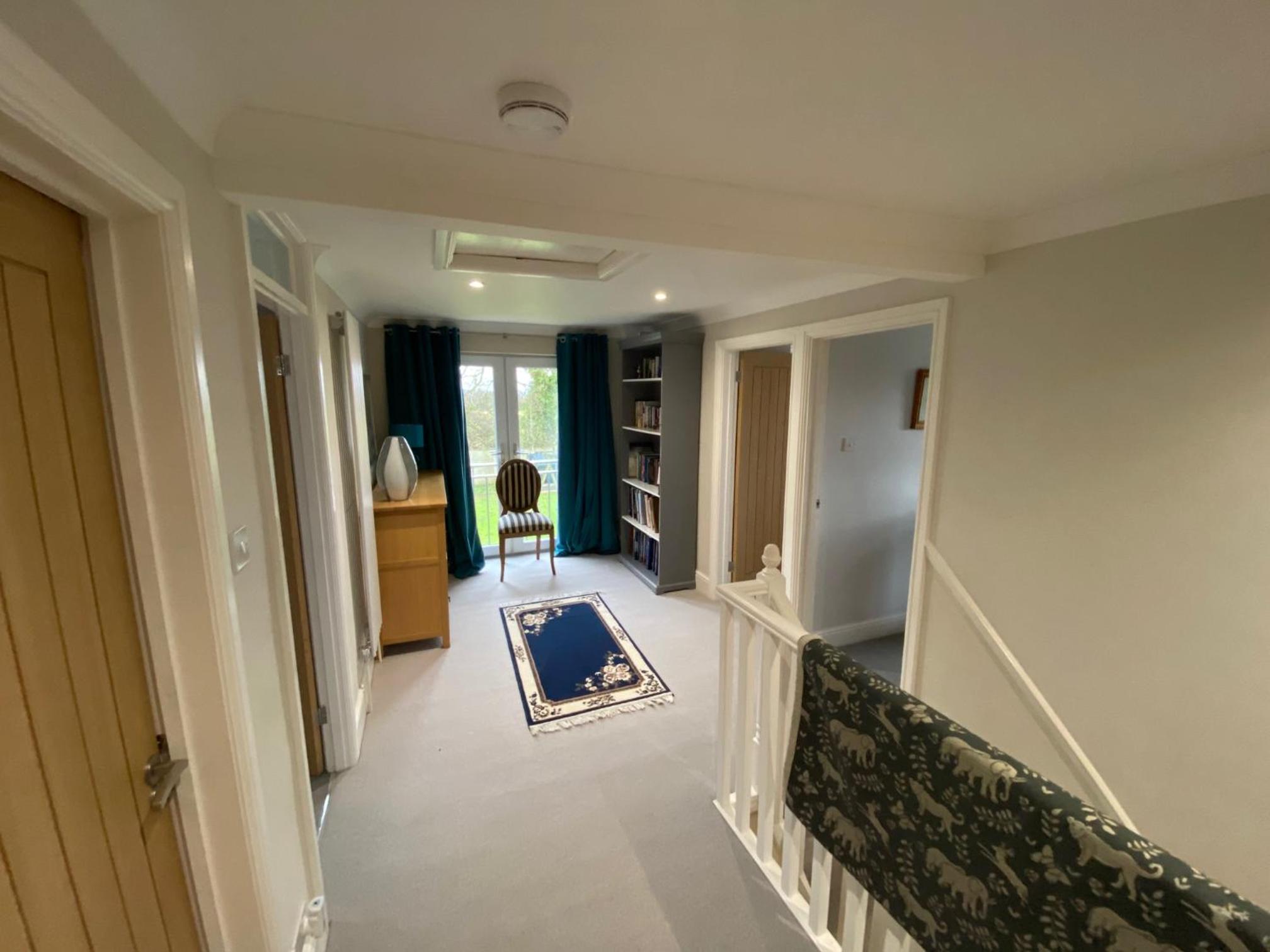 Beautiful country house in Inkpen view 3