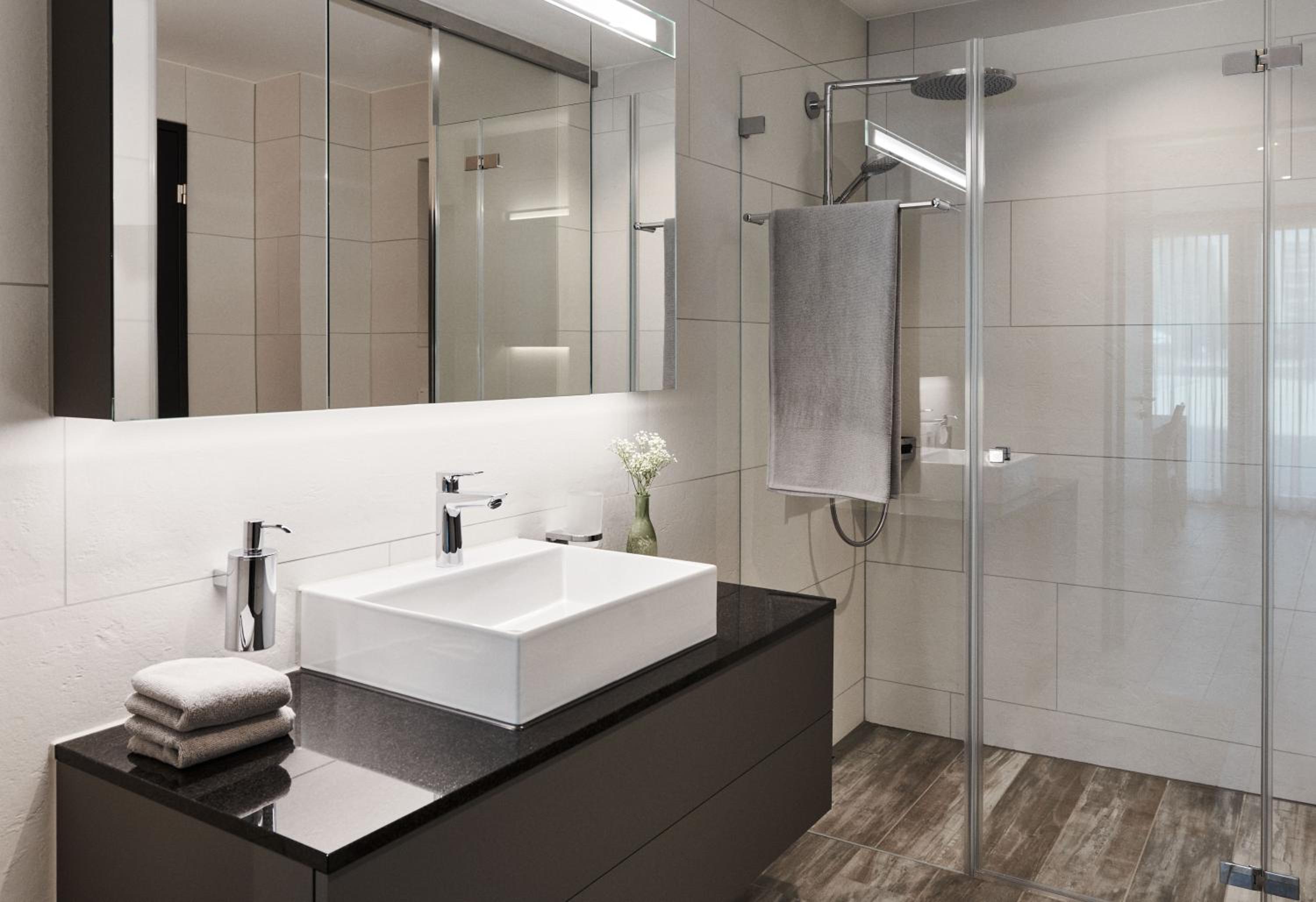 THREE POINT Apartments