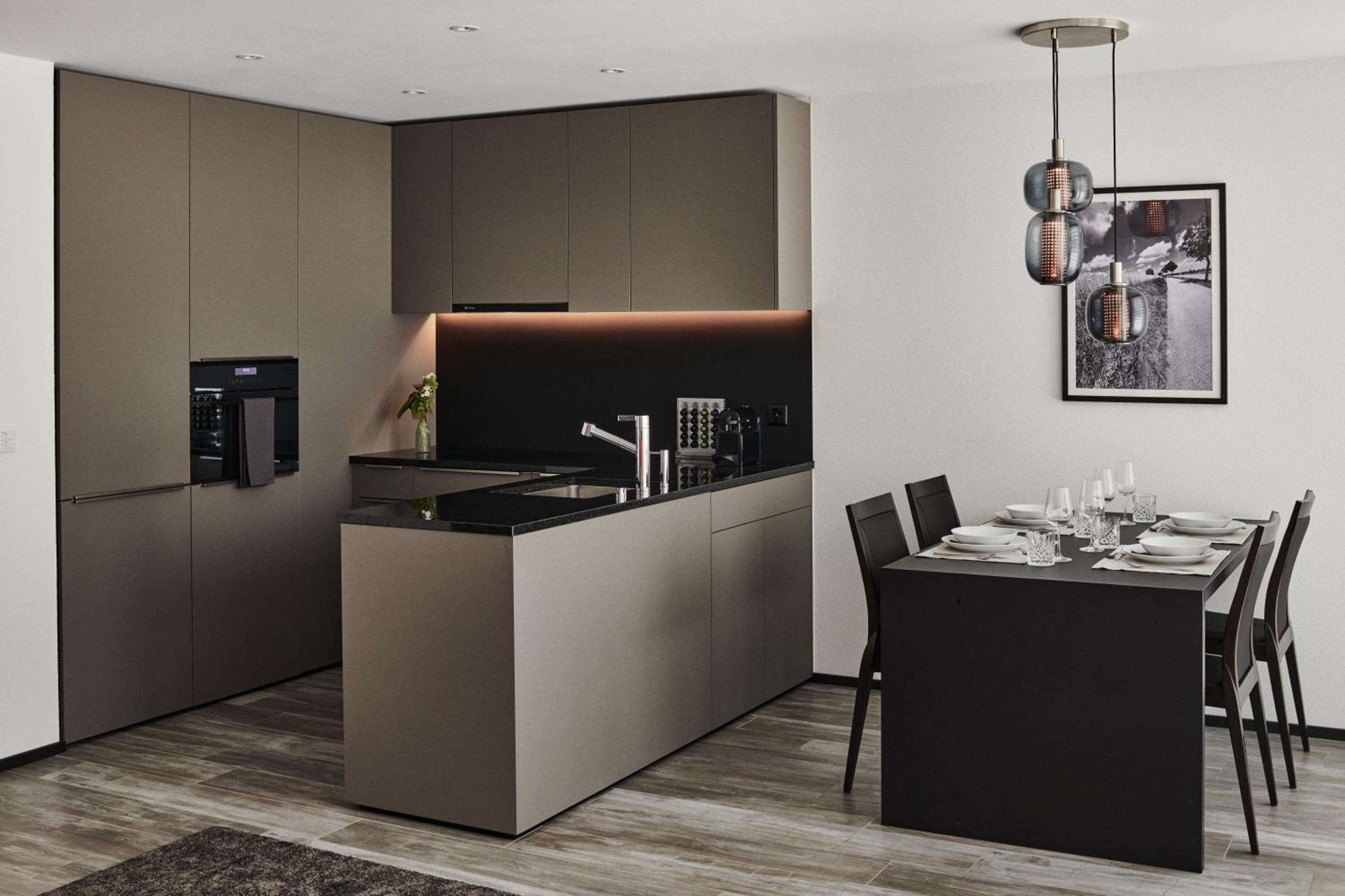 THREE POINT Apartments