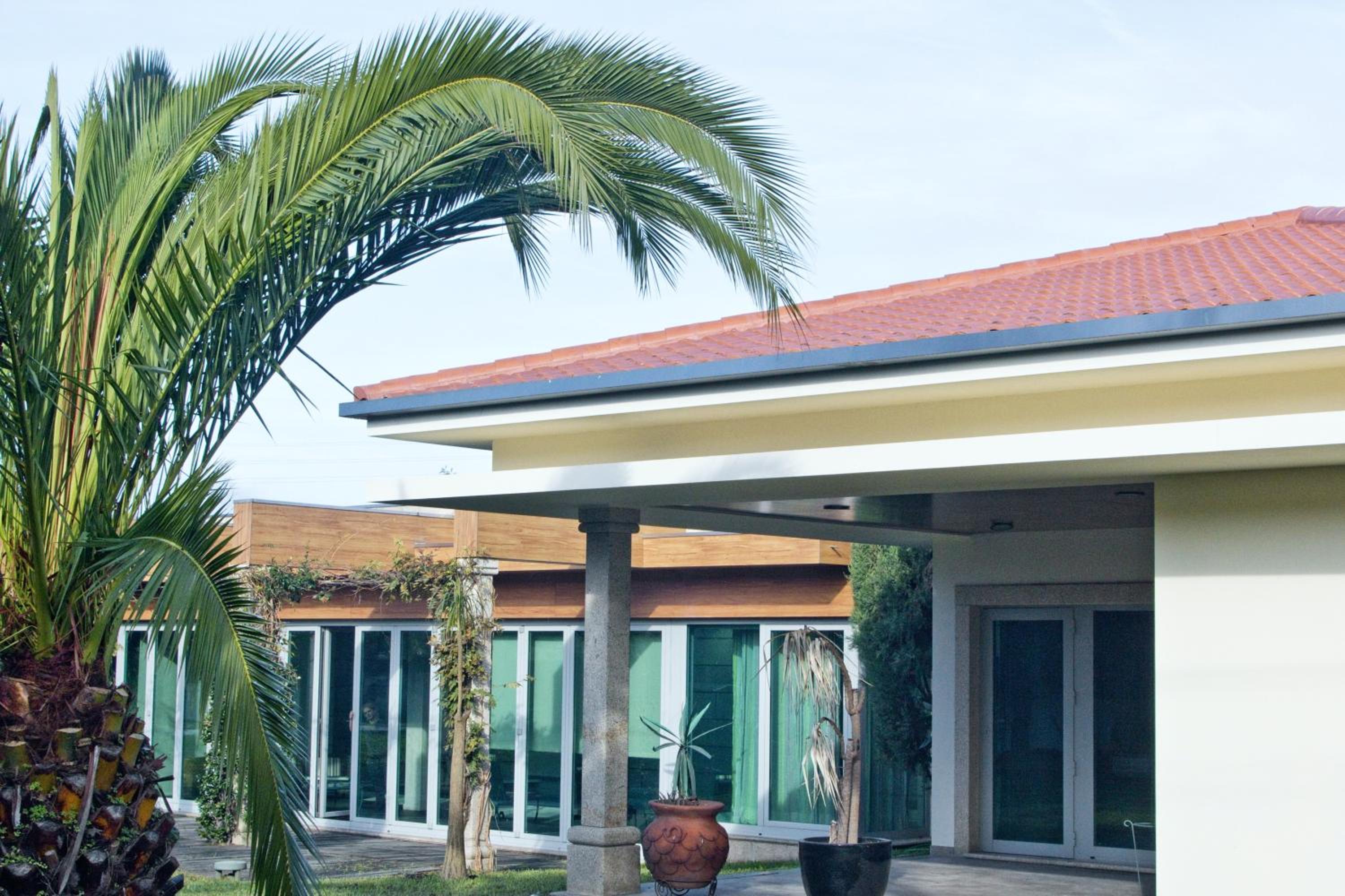 Spacious villa in Santo Tirso with private pool 850 m² and jacuzzi view 5