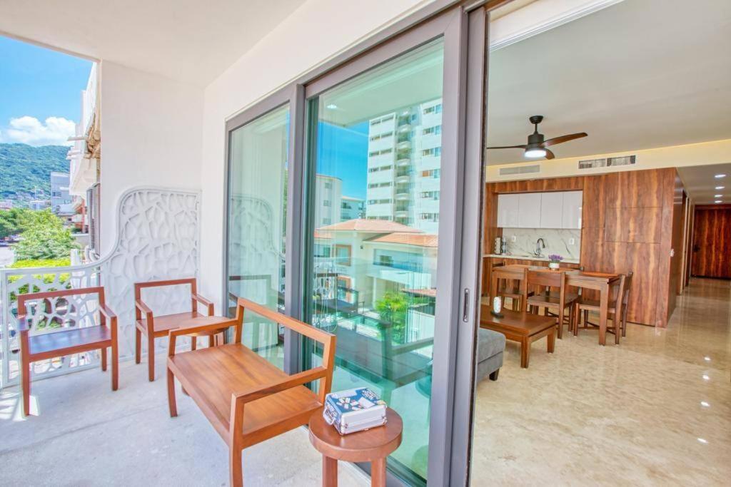 Lovely 2 BR in Zona Romantica view 5
