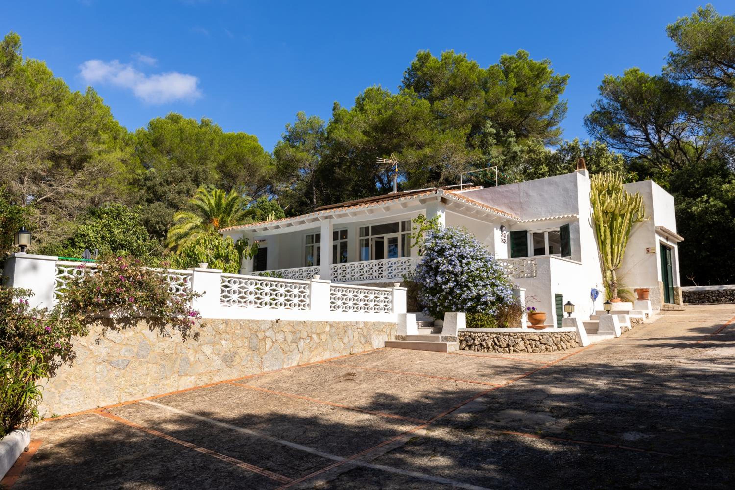 Villa Caterina authentic villa in quiet, wooded area