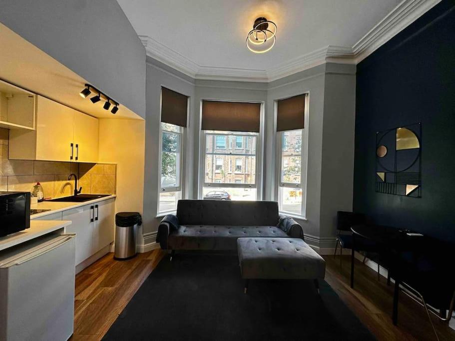 Stylish studio for 3 near Regent’s Park n3