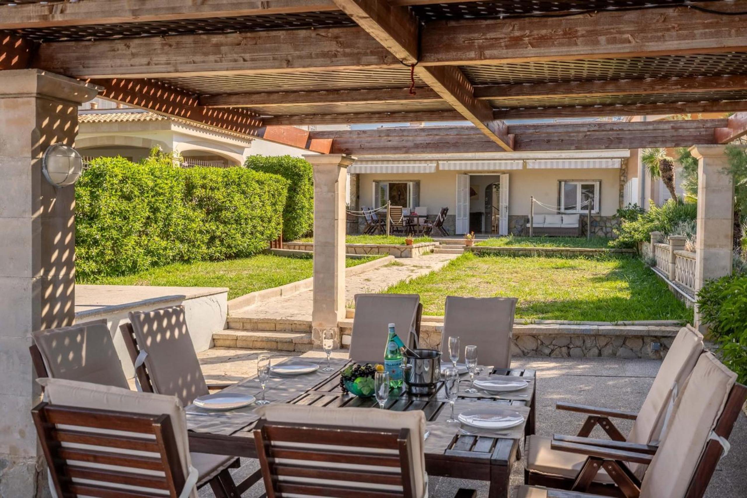 Villa Me Chabot by Sealand Villas