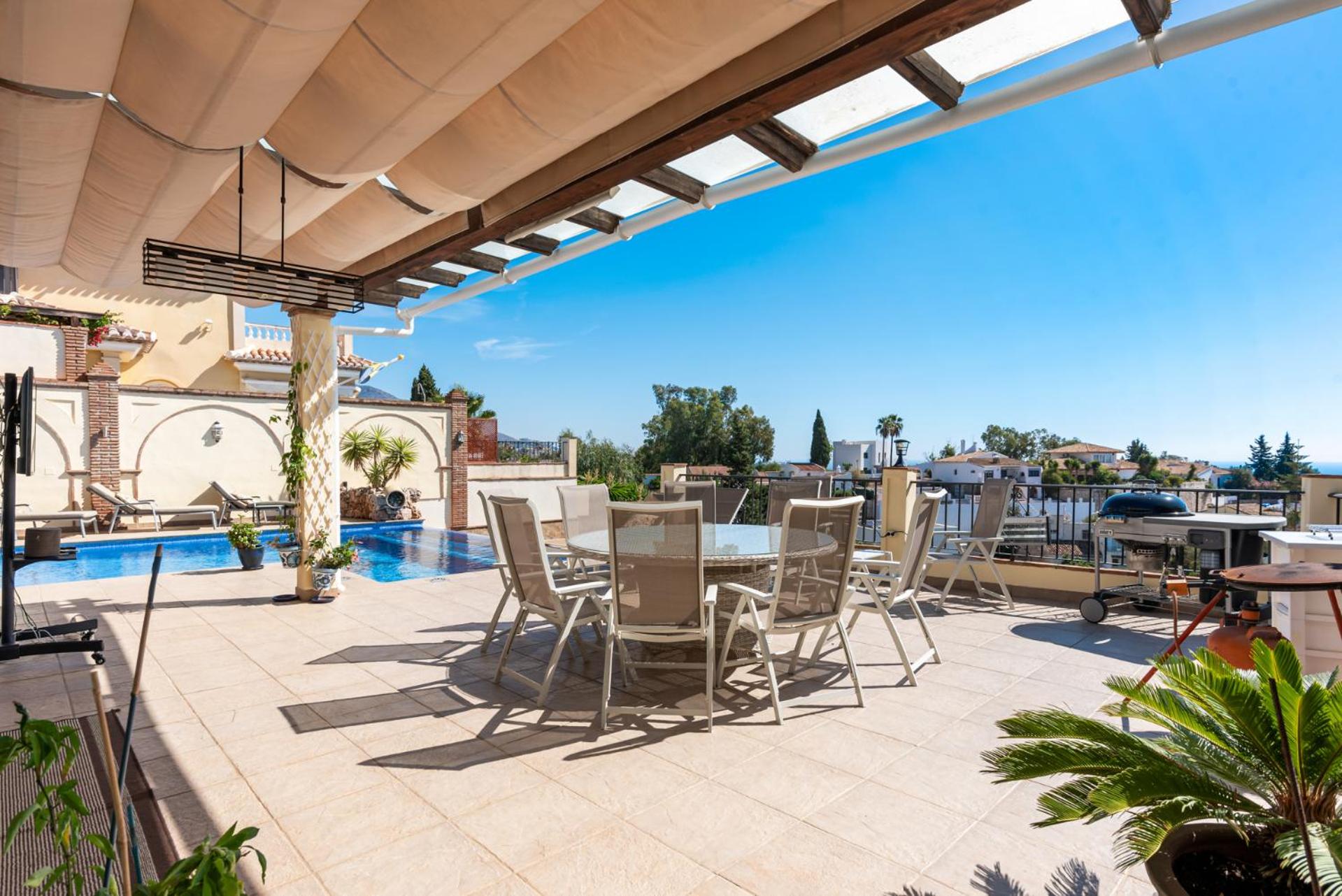 Infinity pool mansion by Costarentals - Ref 85 view 2