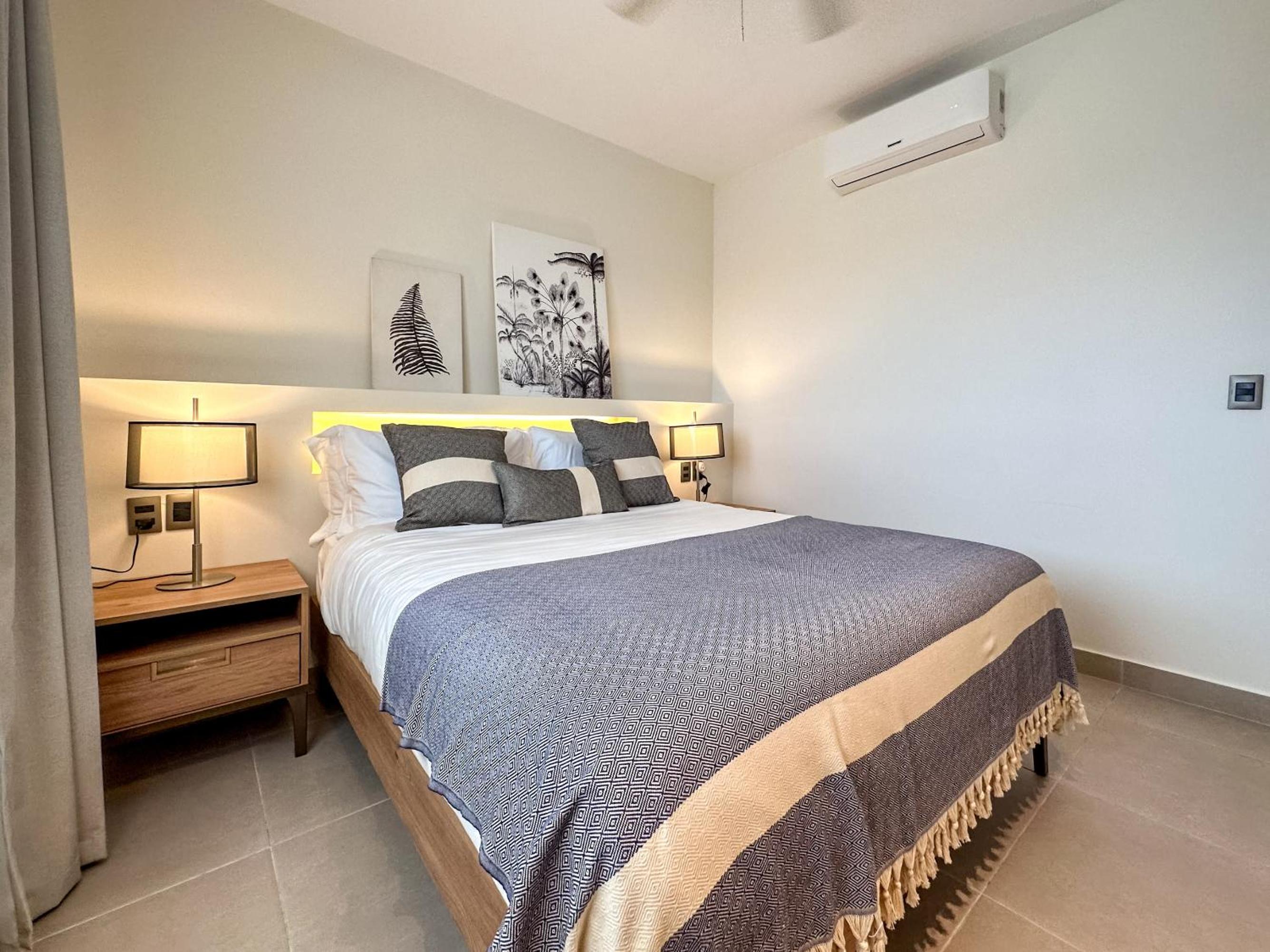 Fantastic Penthouse at Golf Course view 4