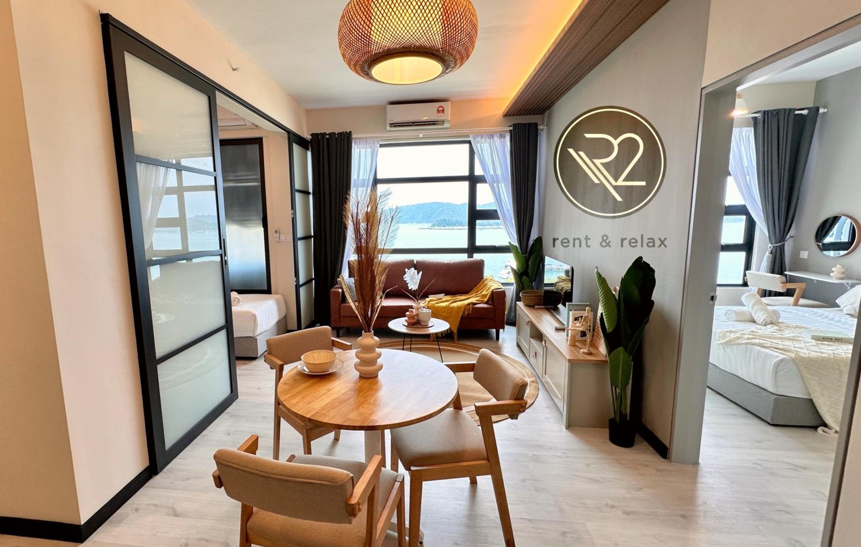 Sea&Pool View Stunning Homestay, Wifi, Netflix near Malls, Jetty, Convenient Stores photo 1
