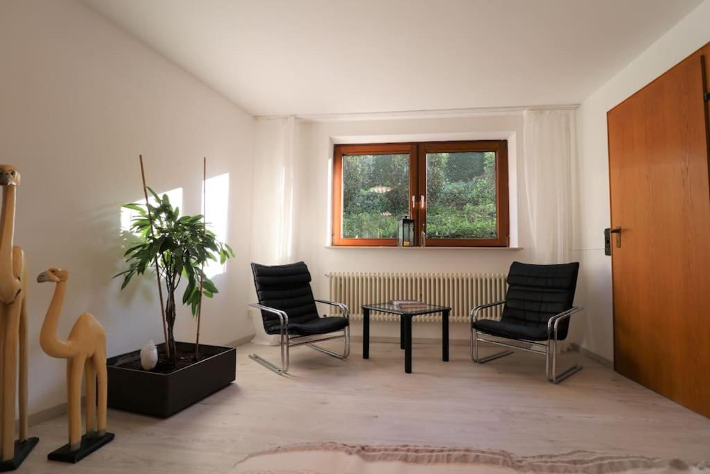 Schöne EinliegerWhg (74m²) in Villa mit Traumlage