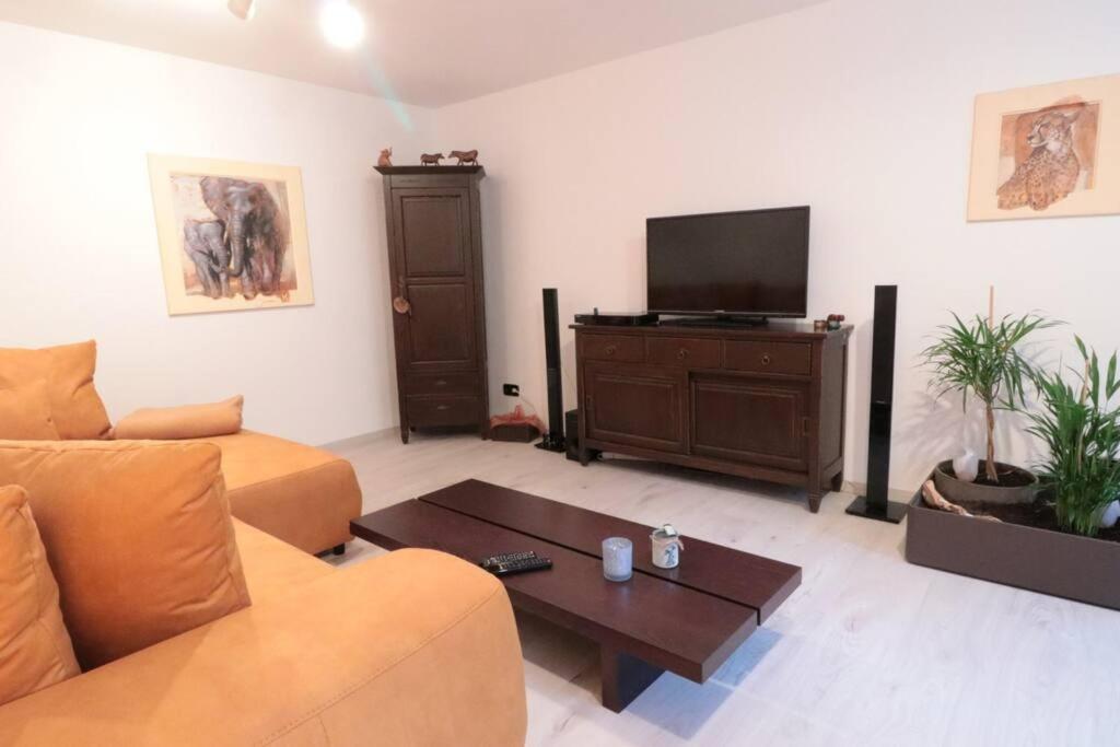 Schöne EinliegerWhg (74m²) in Villa mit Traumlage