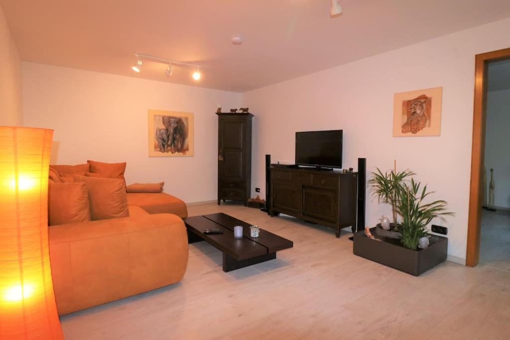 Schöne EinliegerWhg (74m²) in Villa mit Traumlage