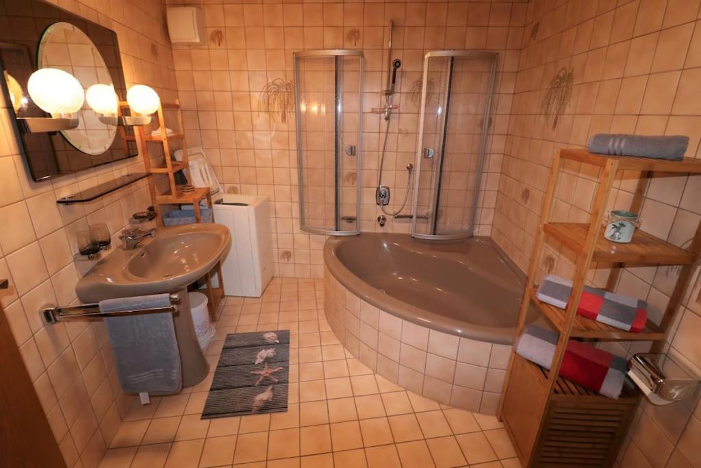 Schöne EinliegerWhg (74m²) in Villa mit Traumlage