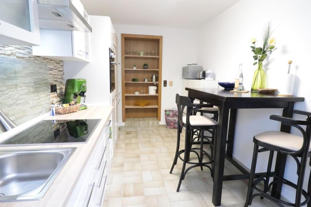 Schöne EinliegerWhg (74m²) in Villa mit Traumlage
