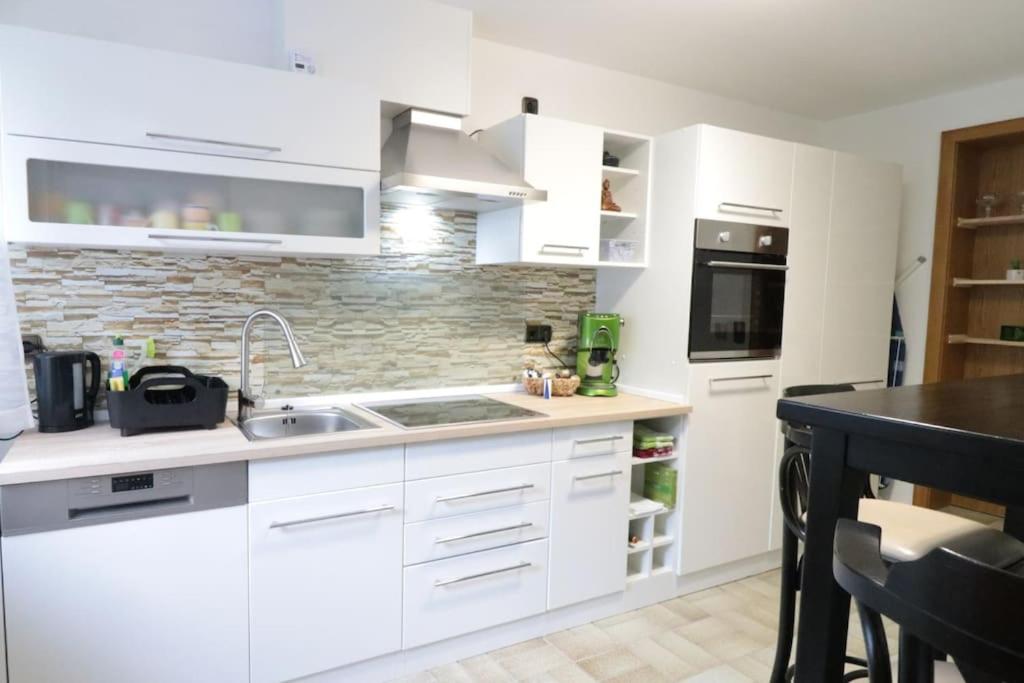 Schöne EinliegerWhg (74m²) in Villa mit Traumlage