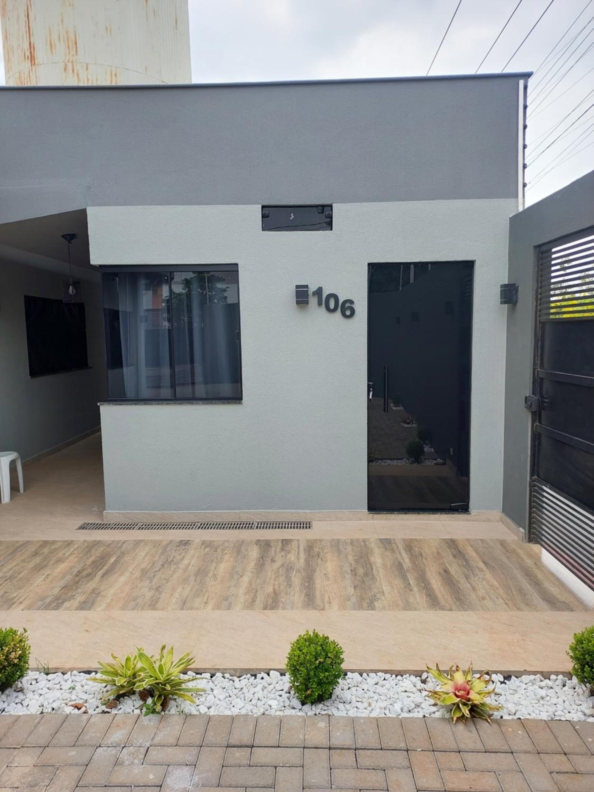 Kitnets bem localizada, próx ao autódromo!