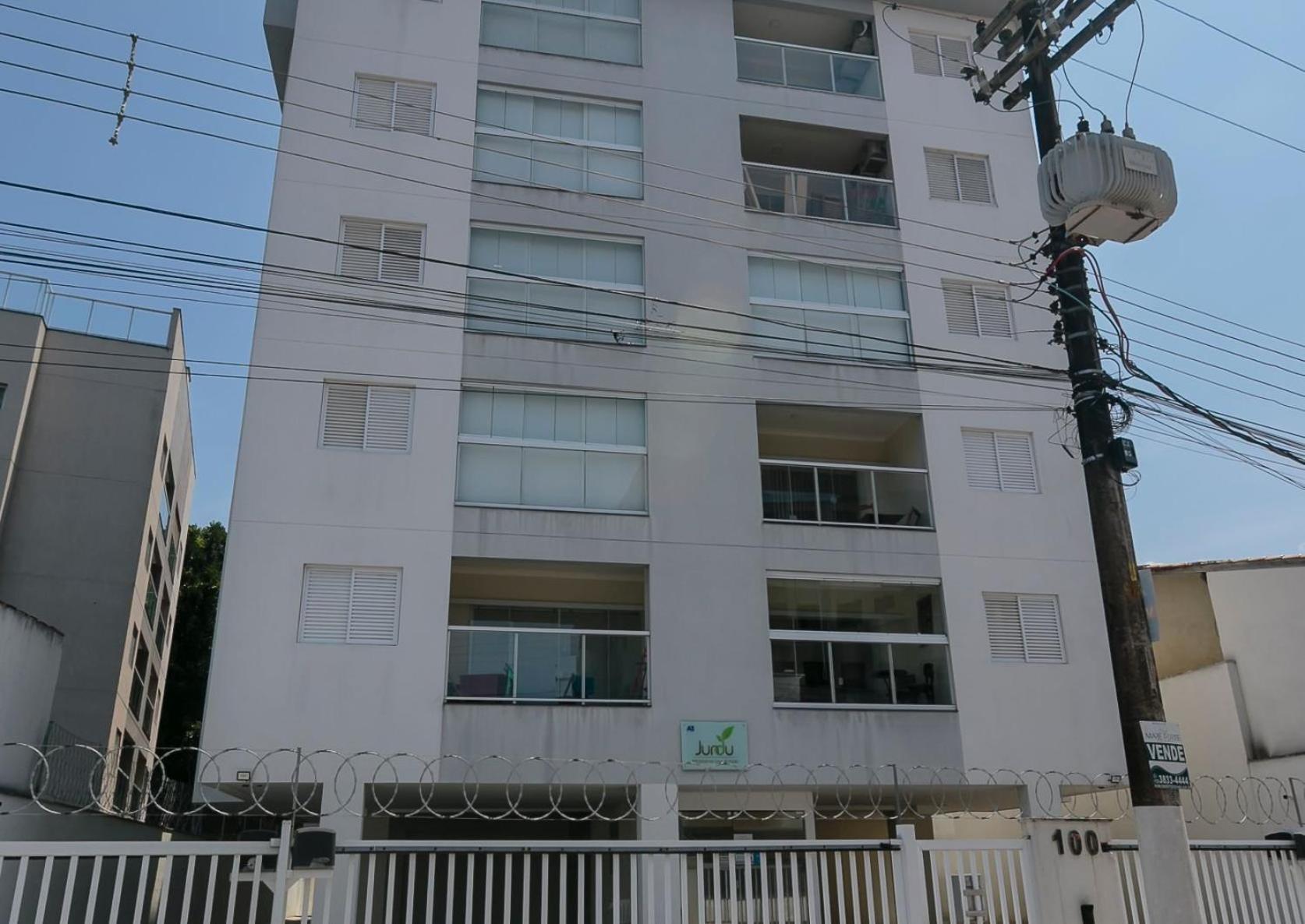 RJI - Apartamentos próximos da praia de Itaguá
