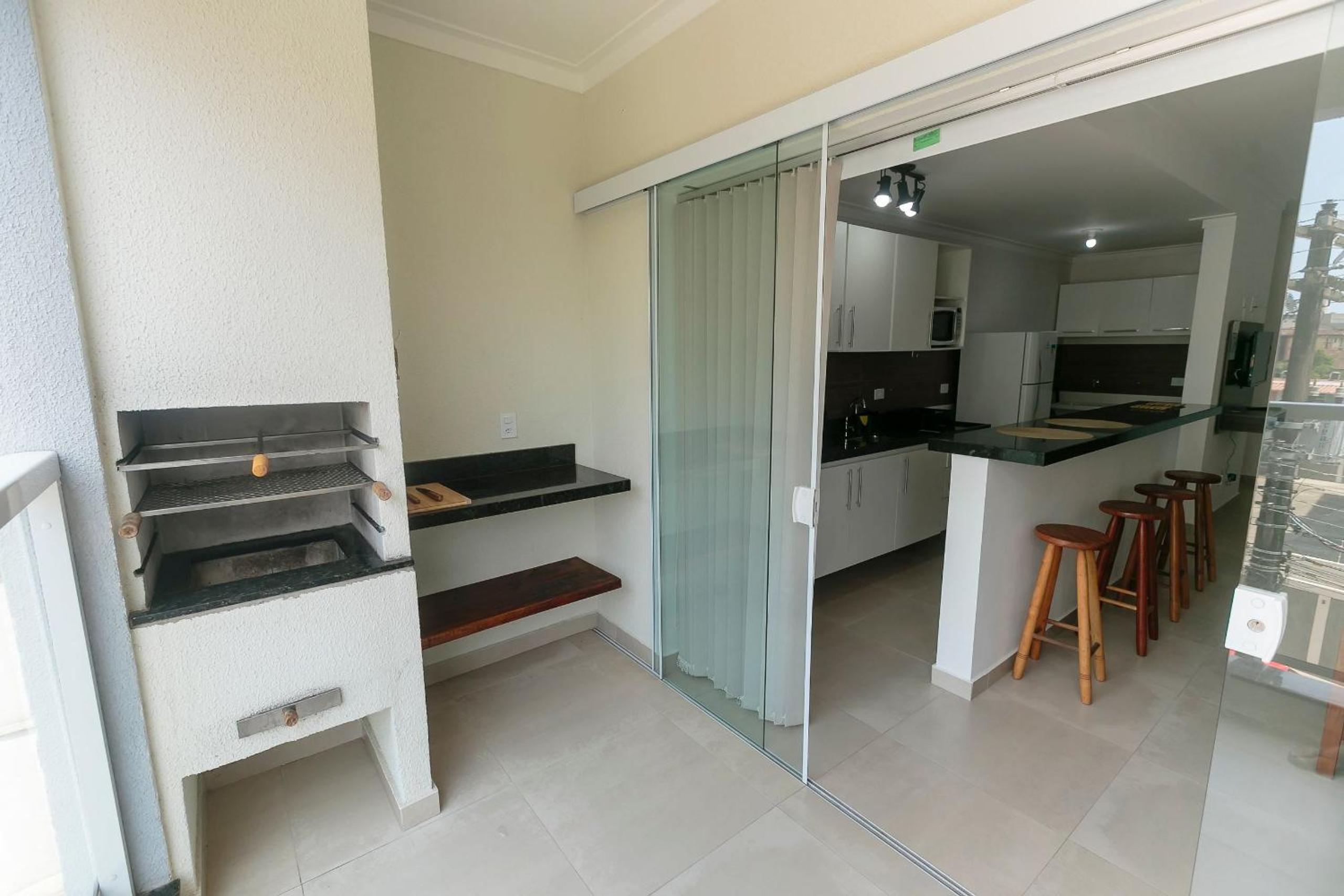 RJI - Apartamentos próximos da praia de Itaguá