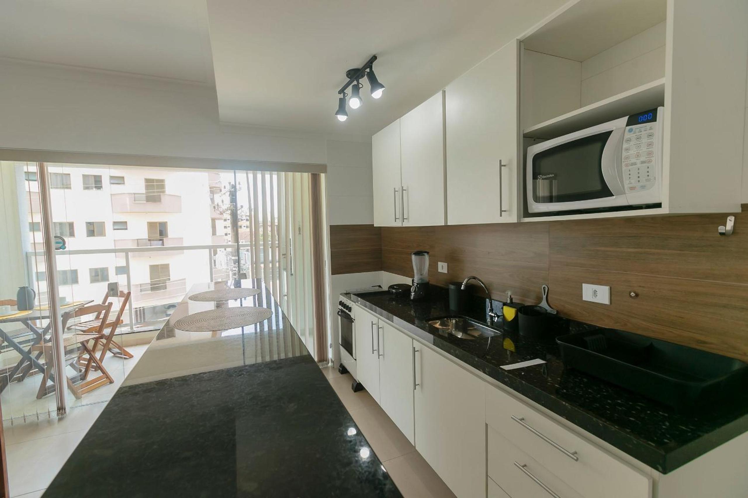 RJI - Apartamentos próximos da praia de Itaguá