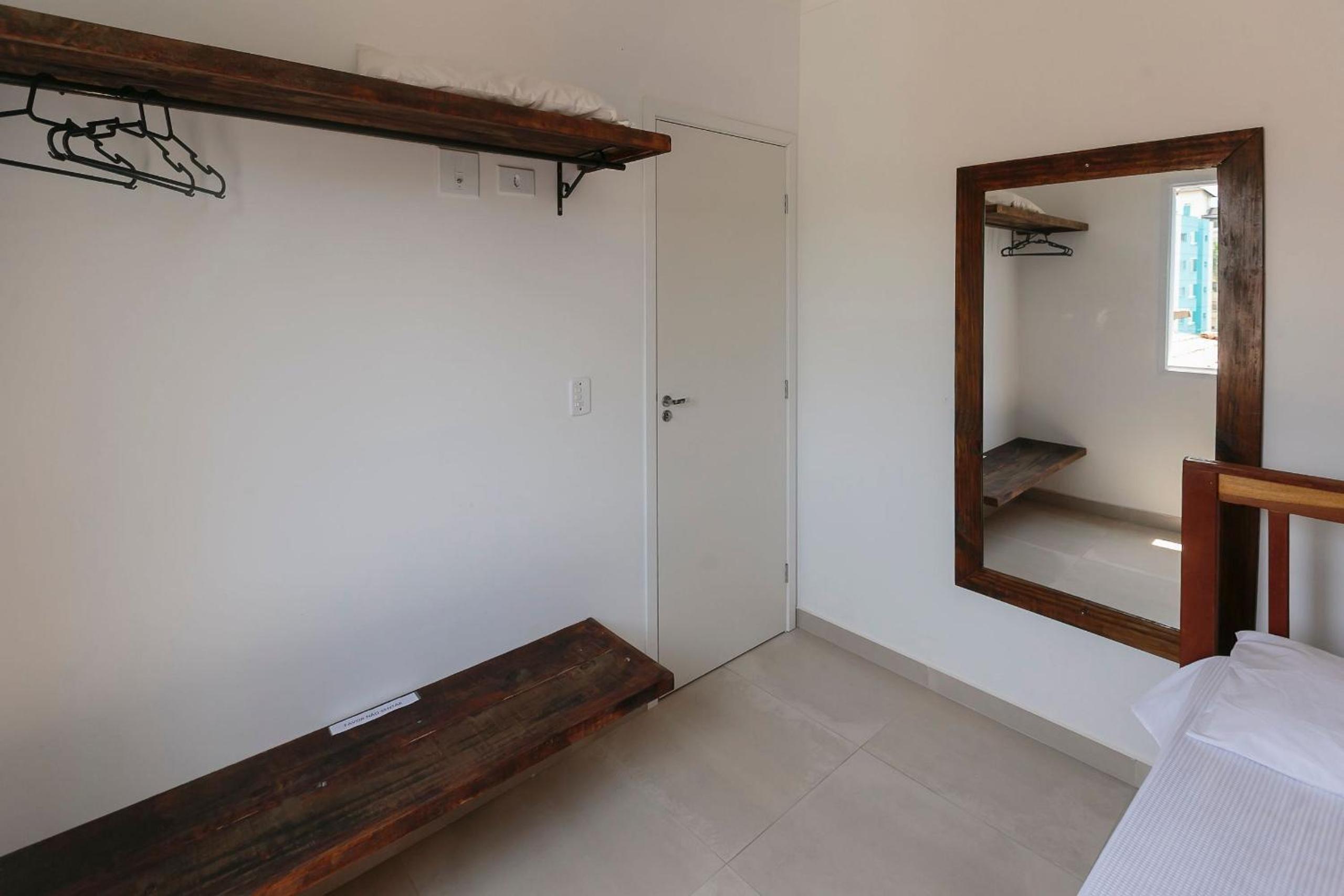 RJI - Apartamentos próximos da praia de Itaguá