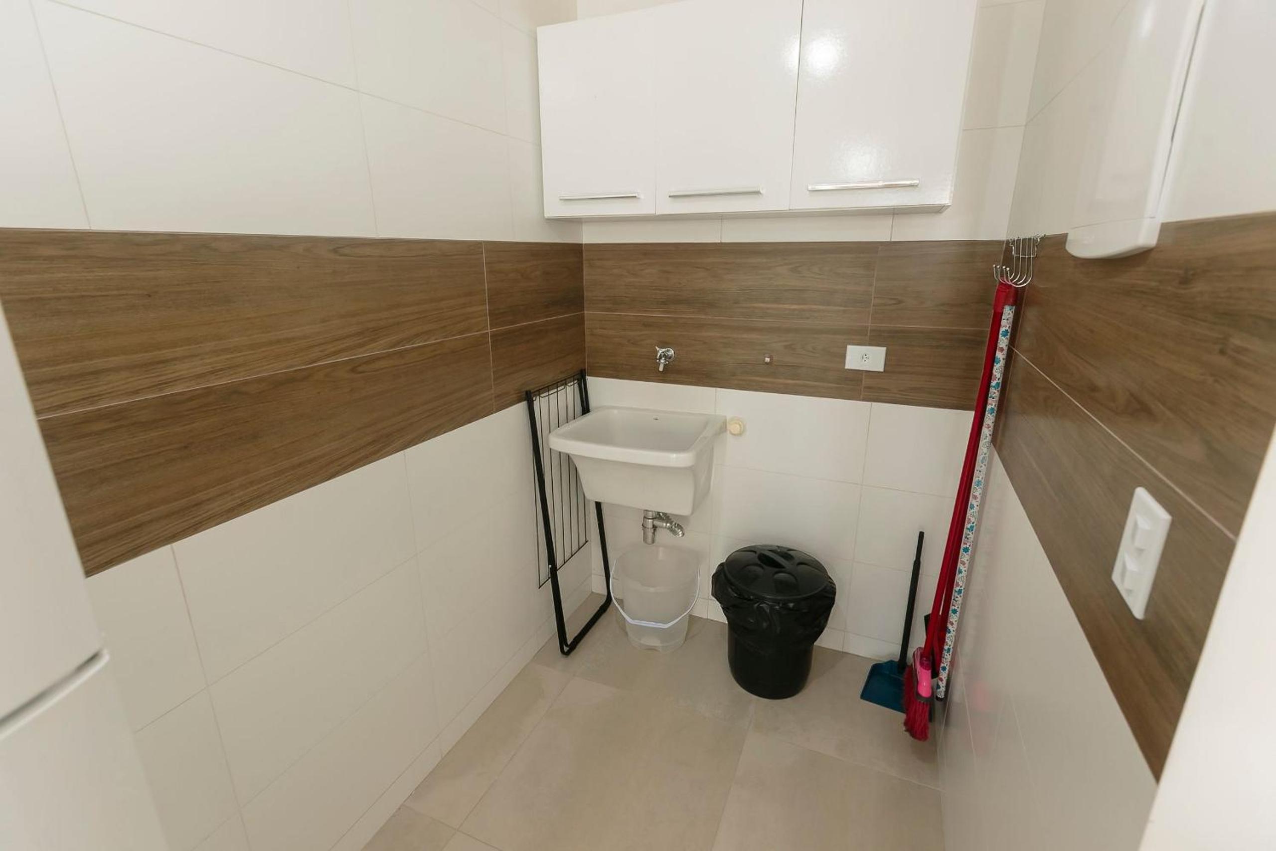 RJI - Apartamentos próximos da praia de Itaguá