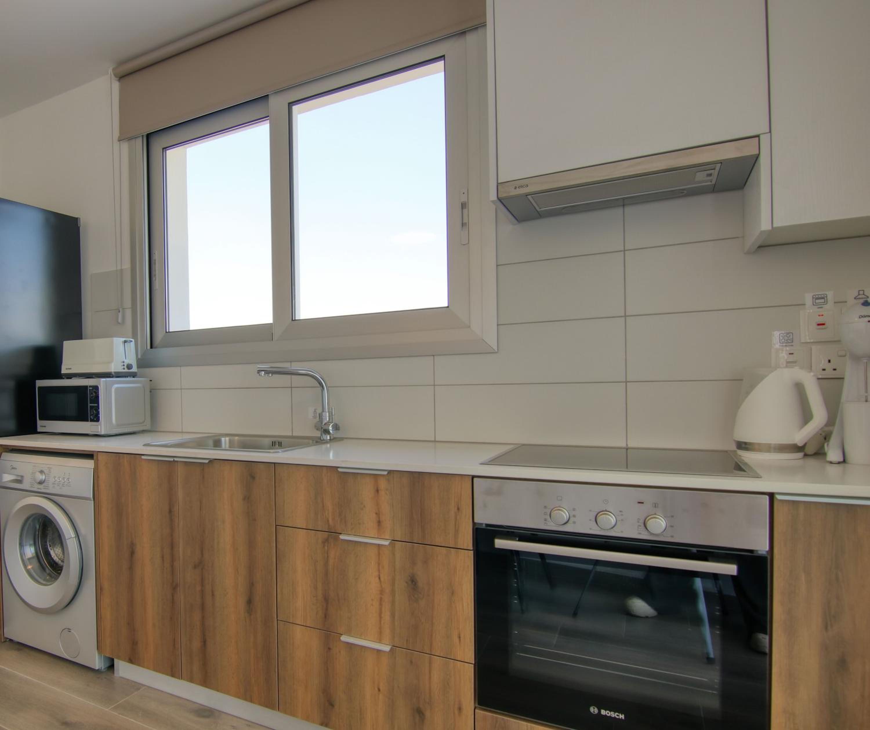 Phaedrus Living Coral Suites Harmony