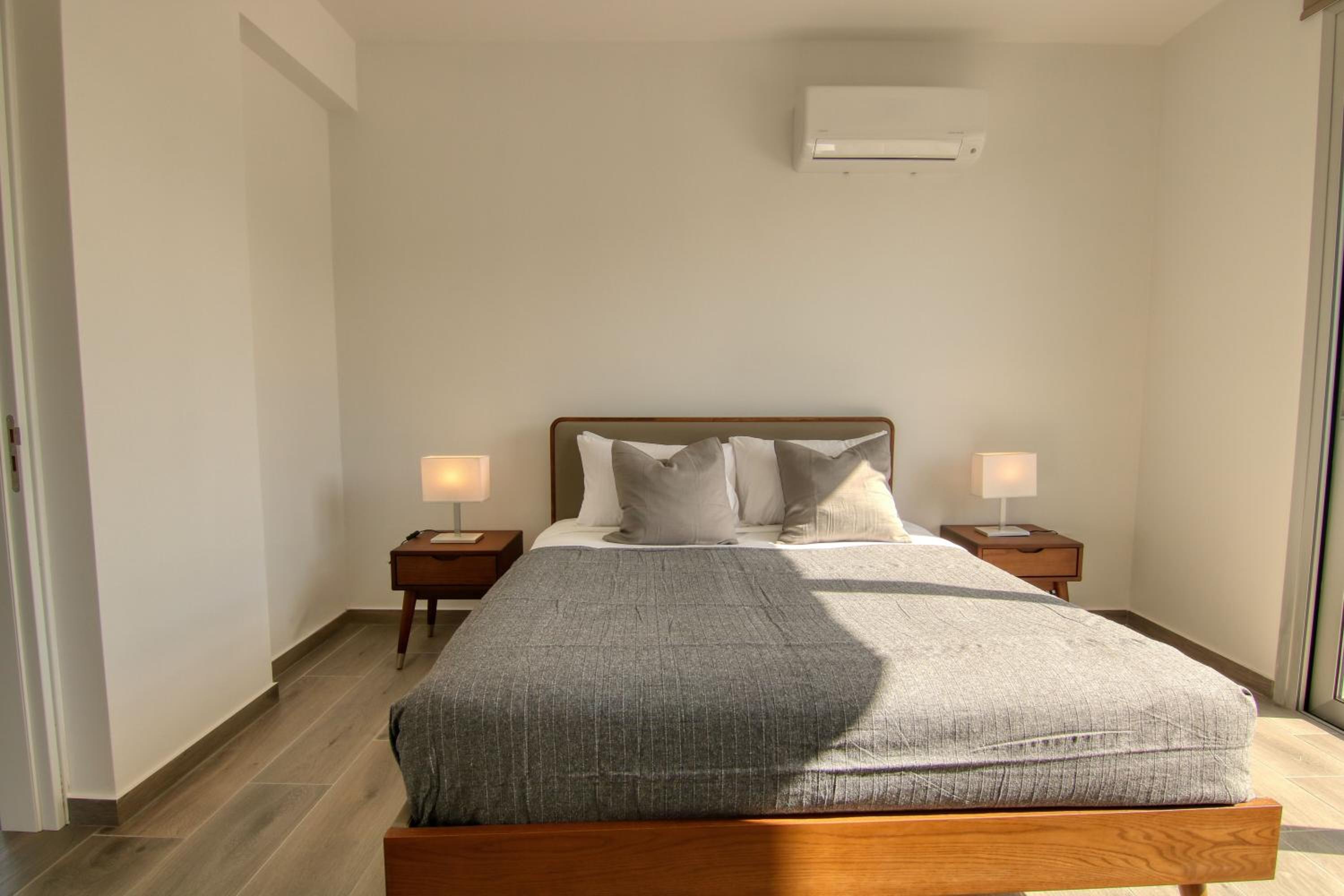 Phaedrus Living Coral Suites Harmony