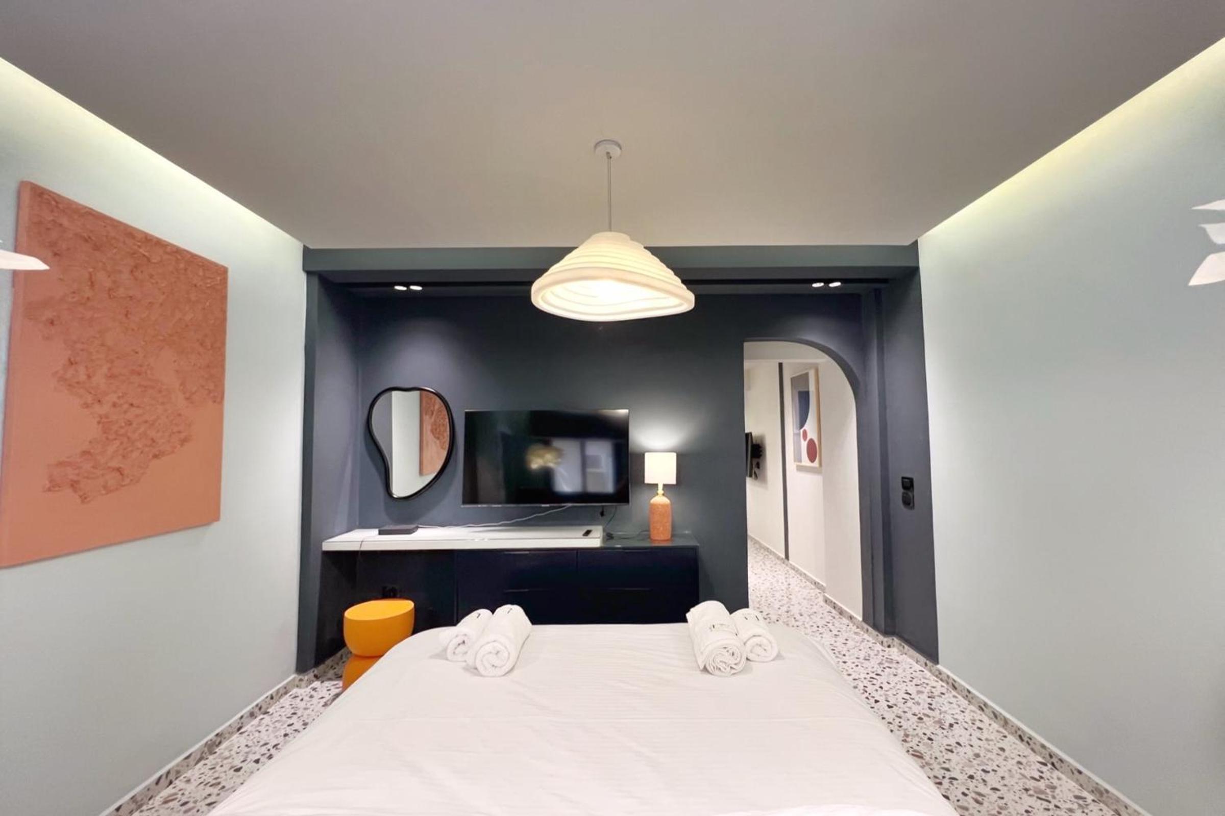 The 1 BDR Cobalt Cube 5 min to CAI Airport