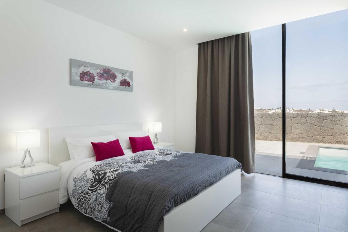 Villa Berniente - Modern 3 Bedroom Villa - Great Sea Views - Perfect for Families view 2
