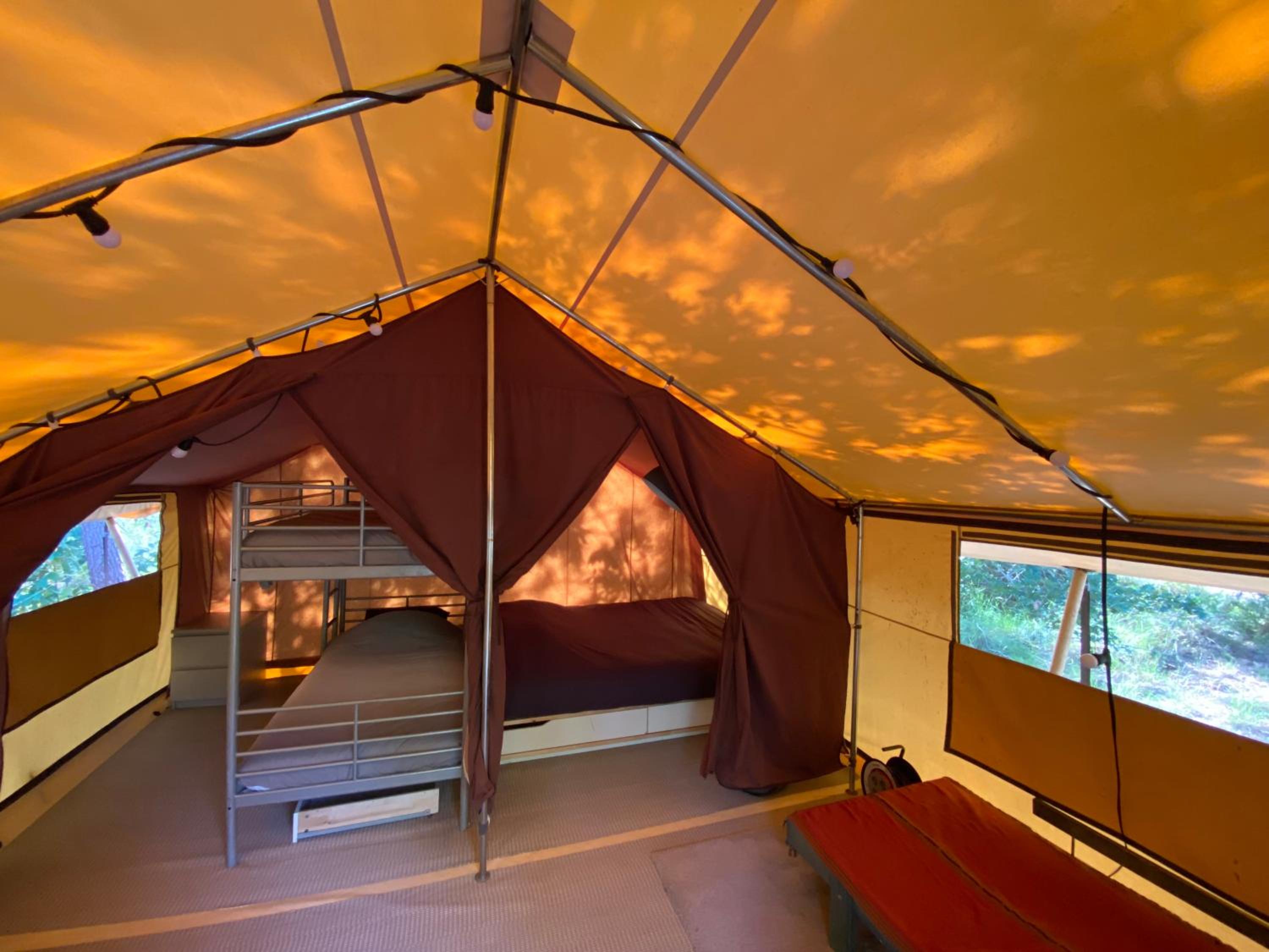 Camping la Kahute, tente lodge au coeur de la forêt view 3
