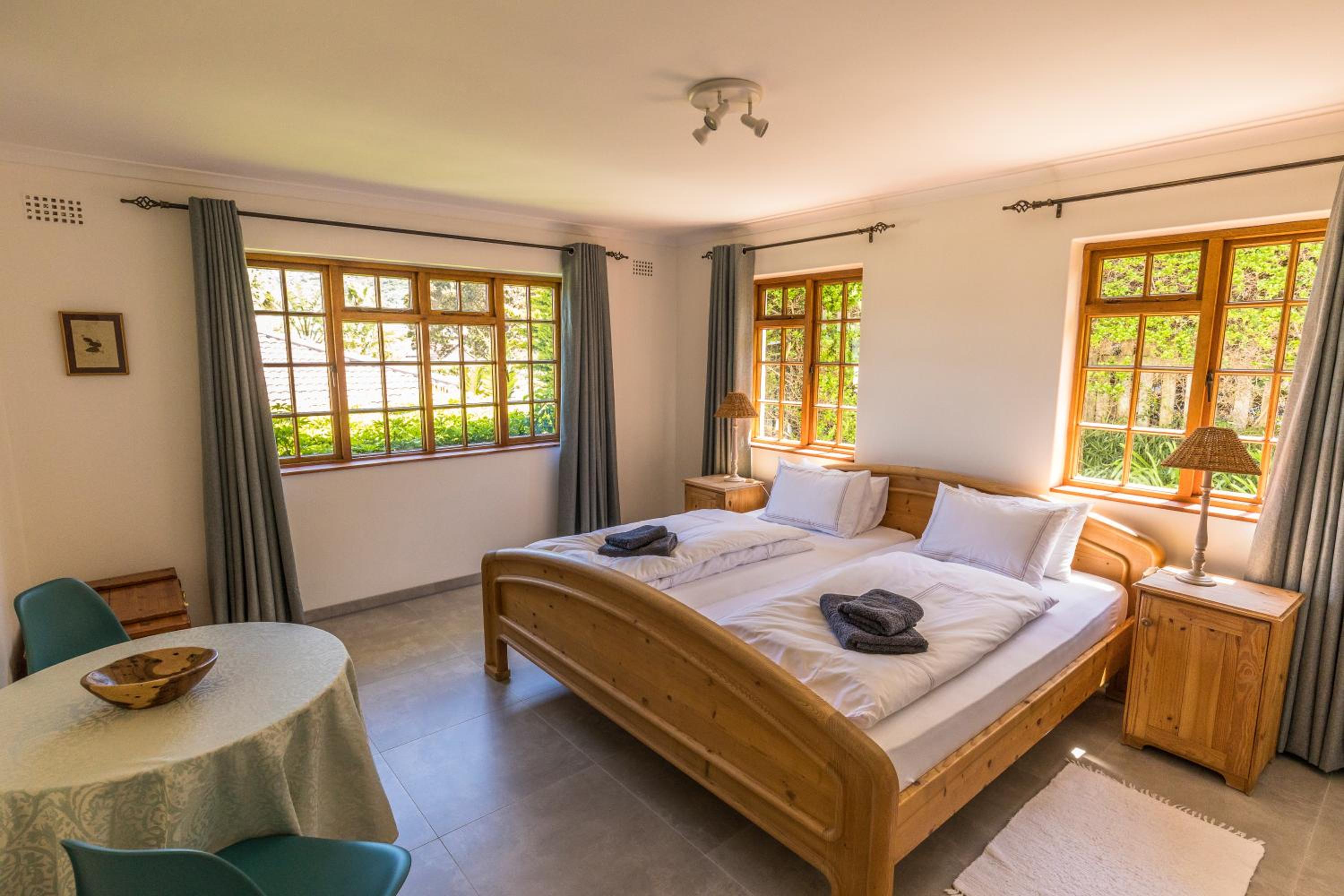 Hout Bay Lodge view 4